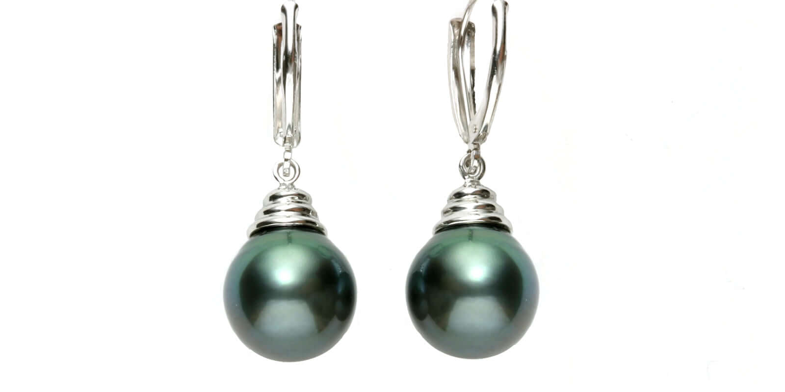 Boucles d’oreilles homme au style affirmé, entre sophistication et caractère. Minimalistes ou audacieuses, nos créations sélectionnées chez LUXTORE traduisent une vision contemporaine de la masculinité et du bijou de créateur.