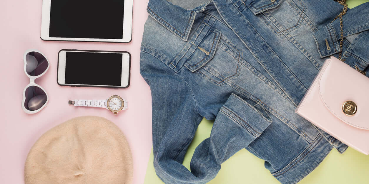 Accessoires femme chez LUXTORE : chapeaux, sacs, ceintures, bijoux et pièces de créateurs. Des essentiels élégants pour affirmer votre style avec distinction. Une sélection pointue, entre modernité et savoir-faire.