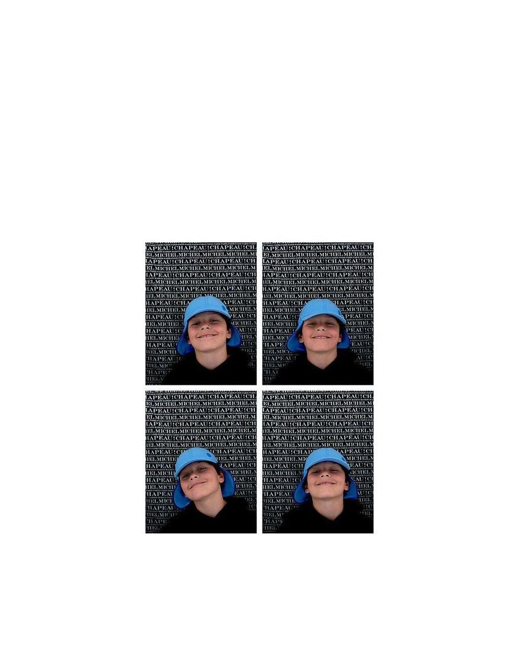 Enfant souriant portant une casquette bleue Maison Michel sur fond noir, photographié en quatre poses.
