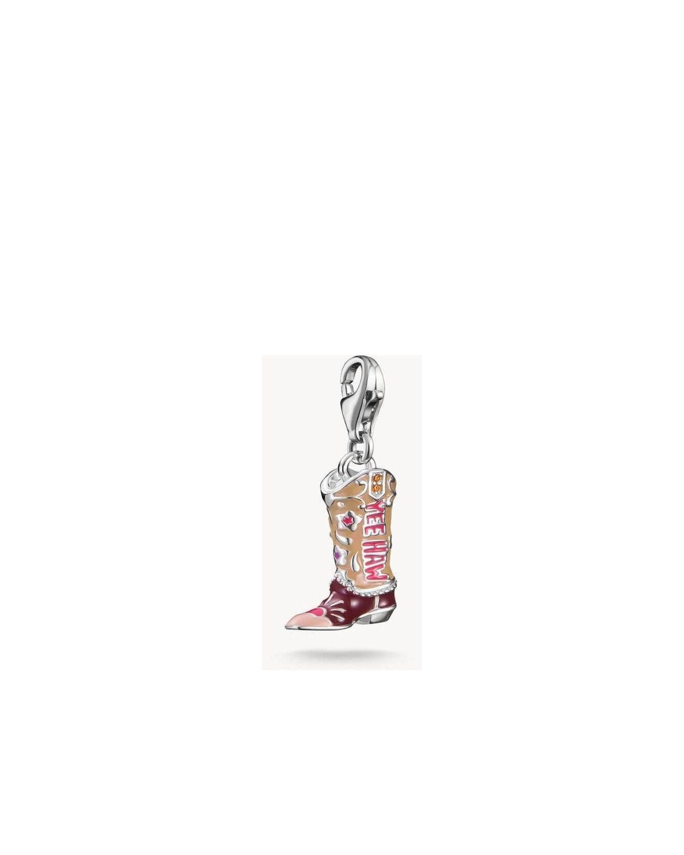 Pendentif charm botte de cowboy en argent recyclé avec empiècements colorés et inscription « Yeehaw ».