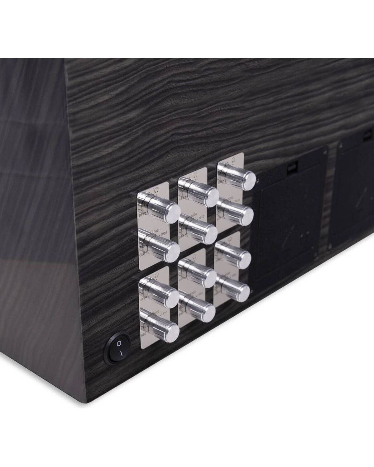 Vue détaillée du Remontoir de Montres Cosmo Twelve, mettant en avant ses touches élégantes et son design en bois poli.