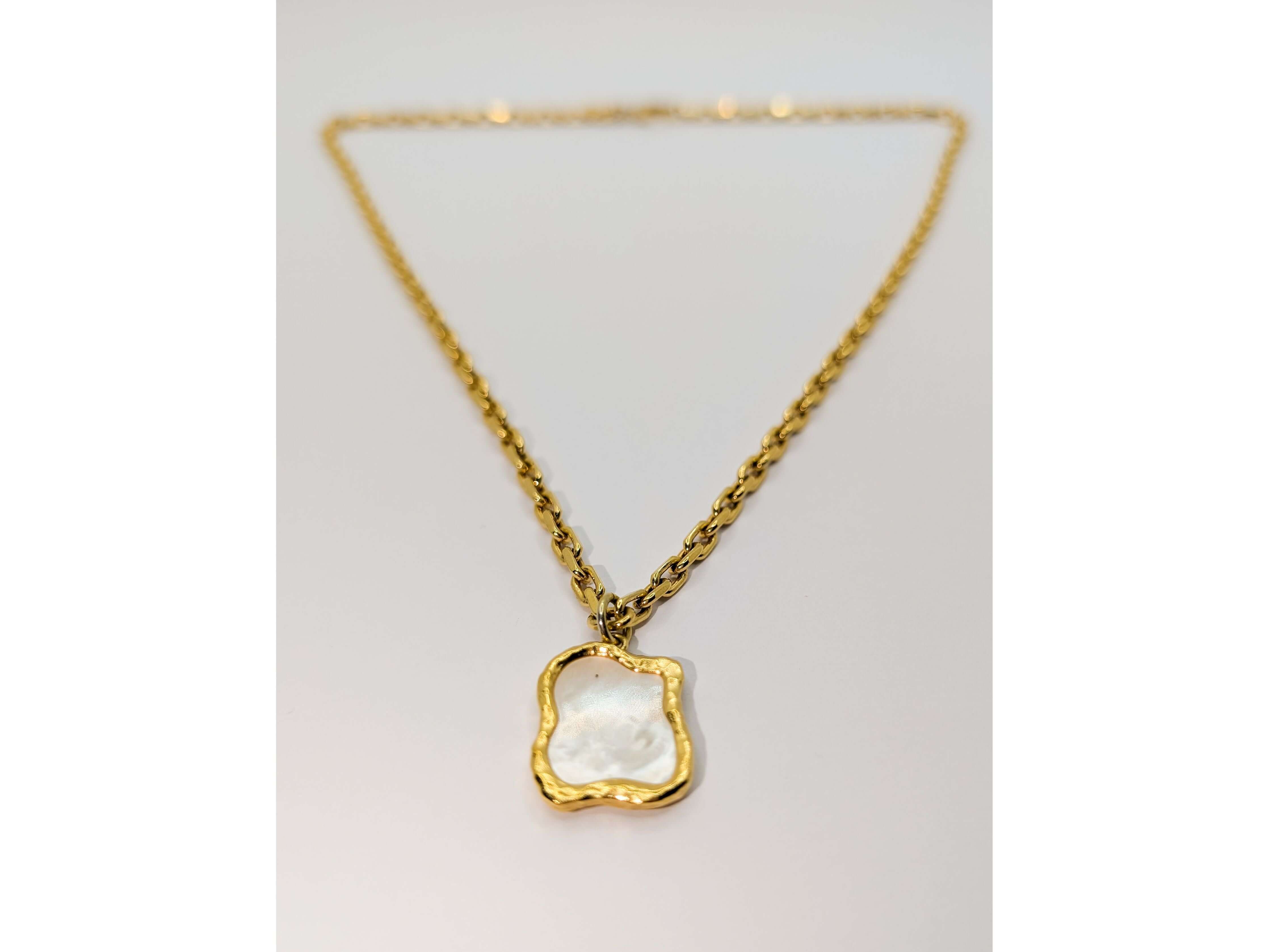Gold Shelly Mother of Pearl Textured Bezel Necklace