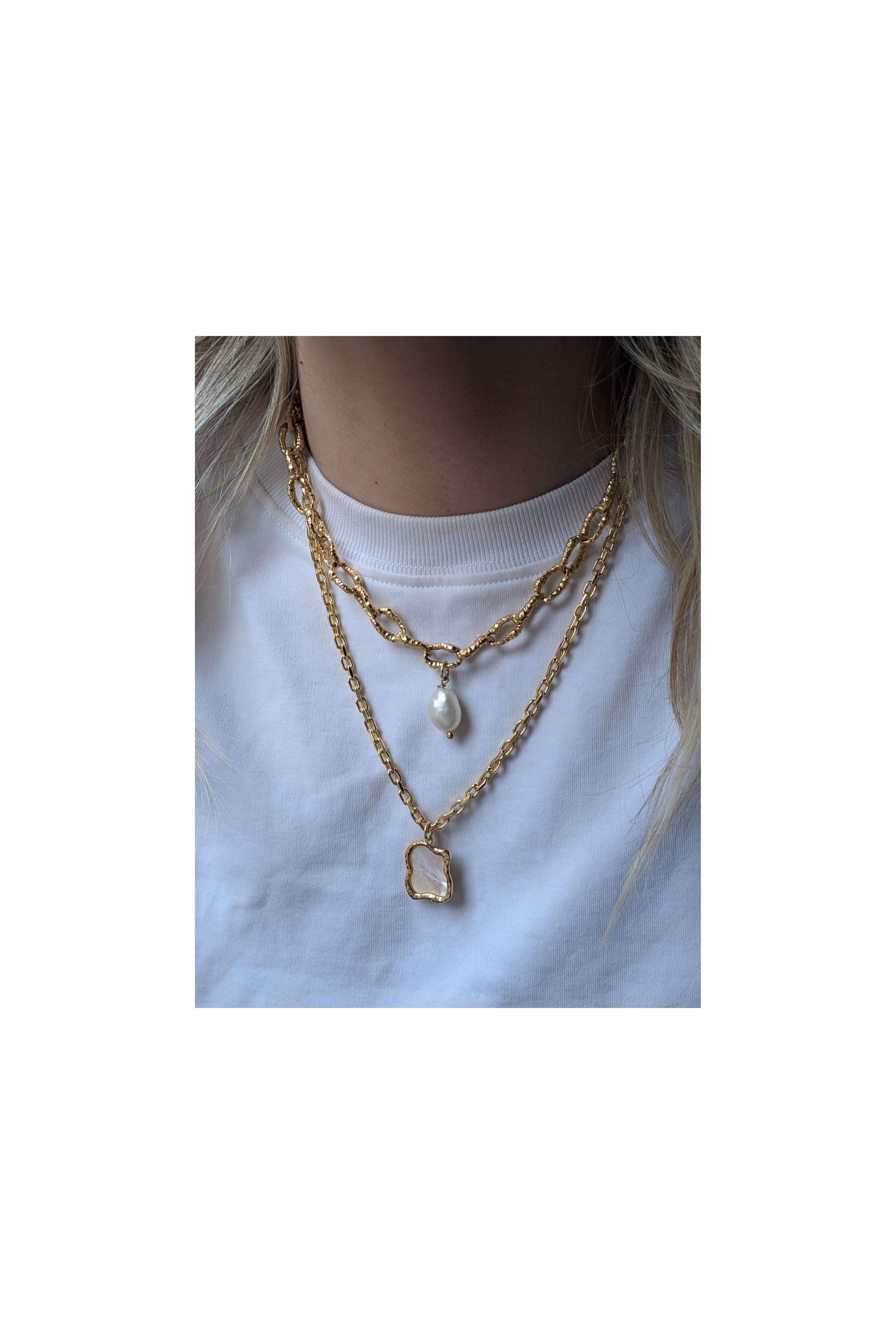 Gold Shelly Mother of Pearl Textured Bezel Necklace