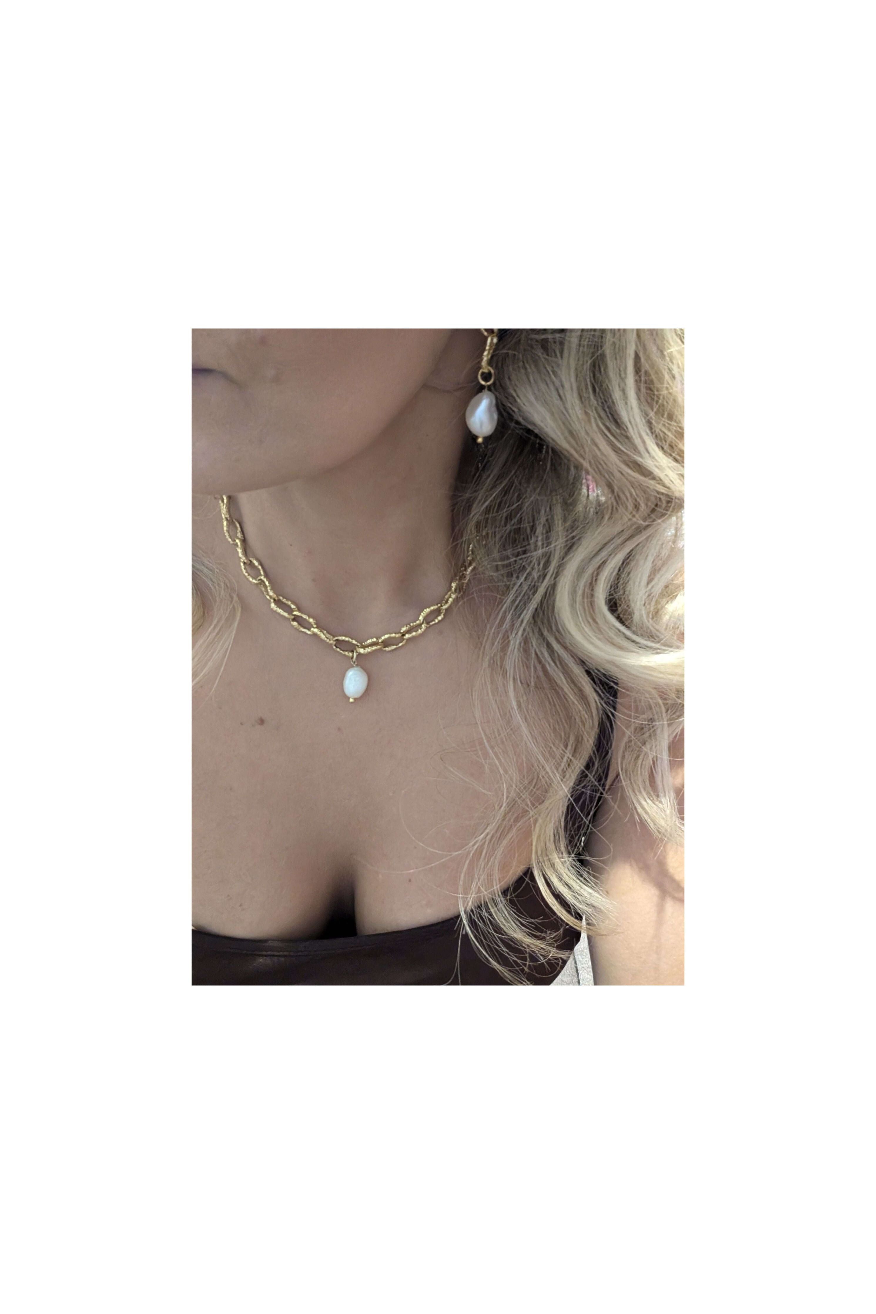 Gold Sandy Textured Chunky Chain Pearl Pendant Necklace