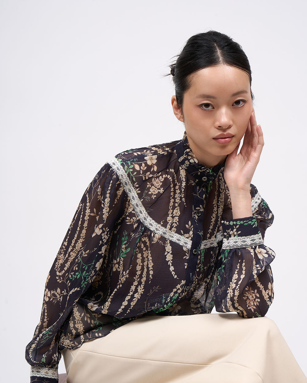 BLOUSE