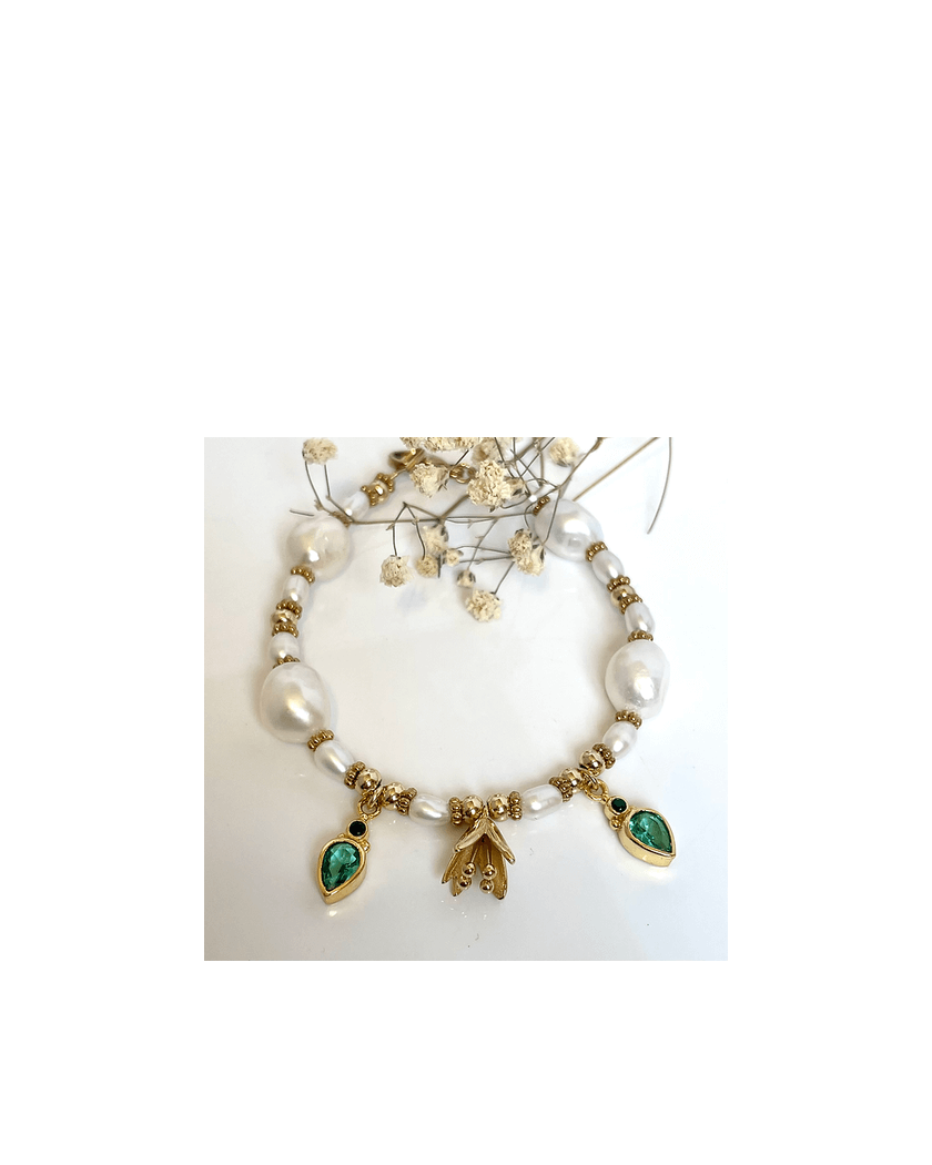 Bracelet Jardin featuring natural stones, pearls, and a gold flower button, celebrating Mediterranean spring.