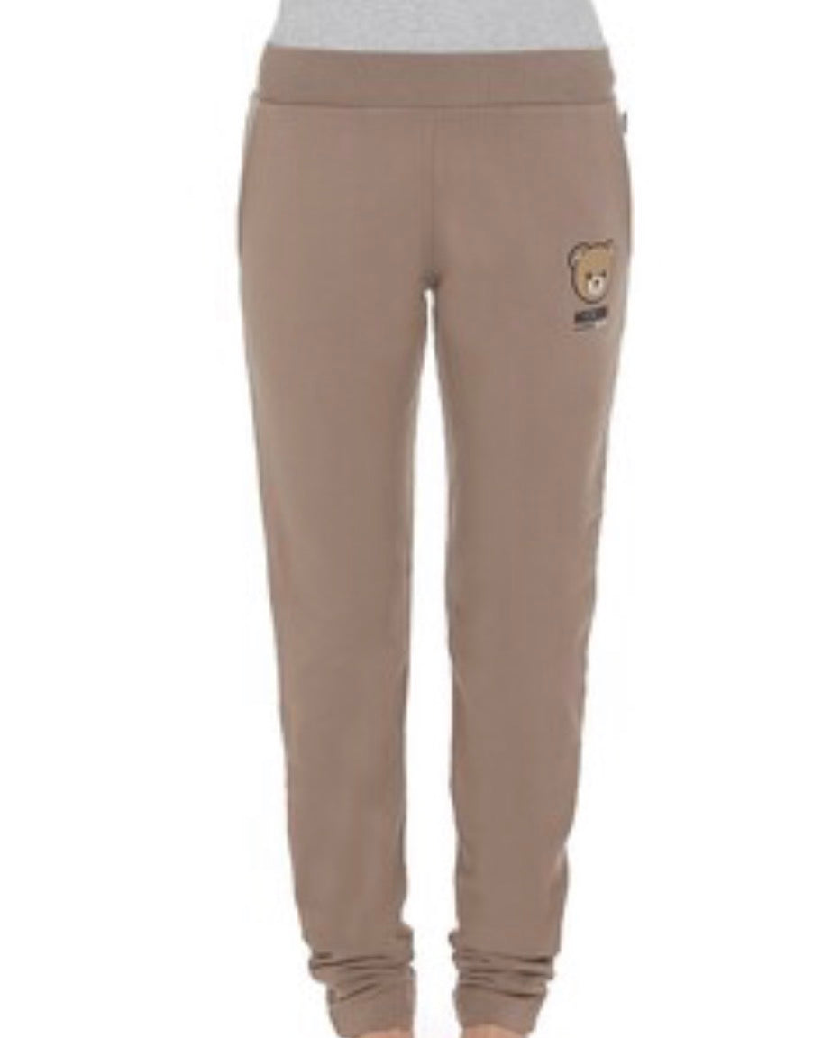 pantalon de jogging Moschino ACTIVE couleur marron avec logo ours sur la jambe, idéal pour le confort et le style.