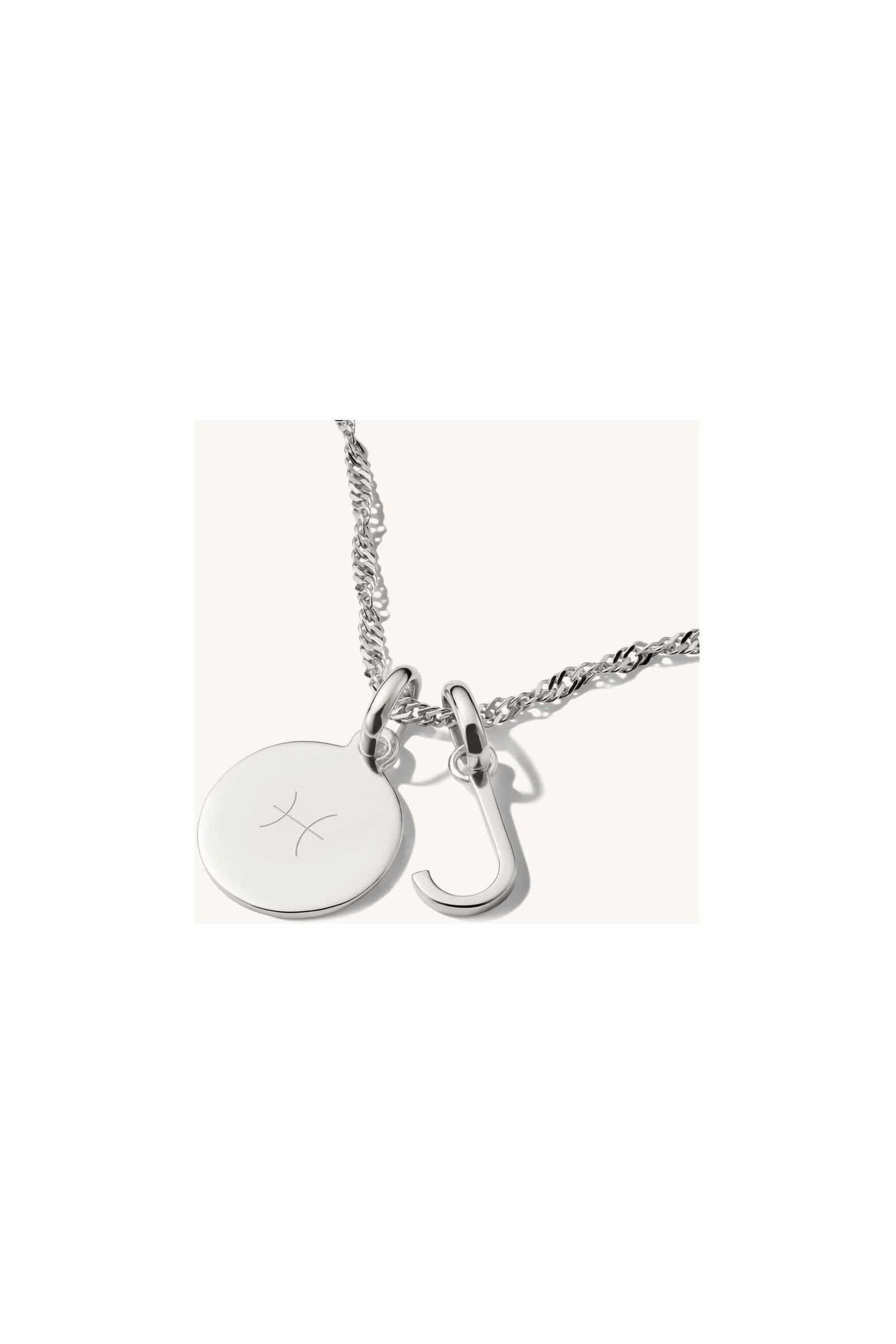 Pendentif médaille Connect Charm en argent recyclé avec charm hook, design épuré et personnalisable.