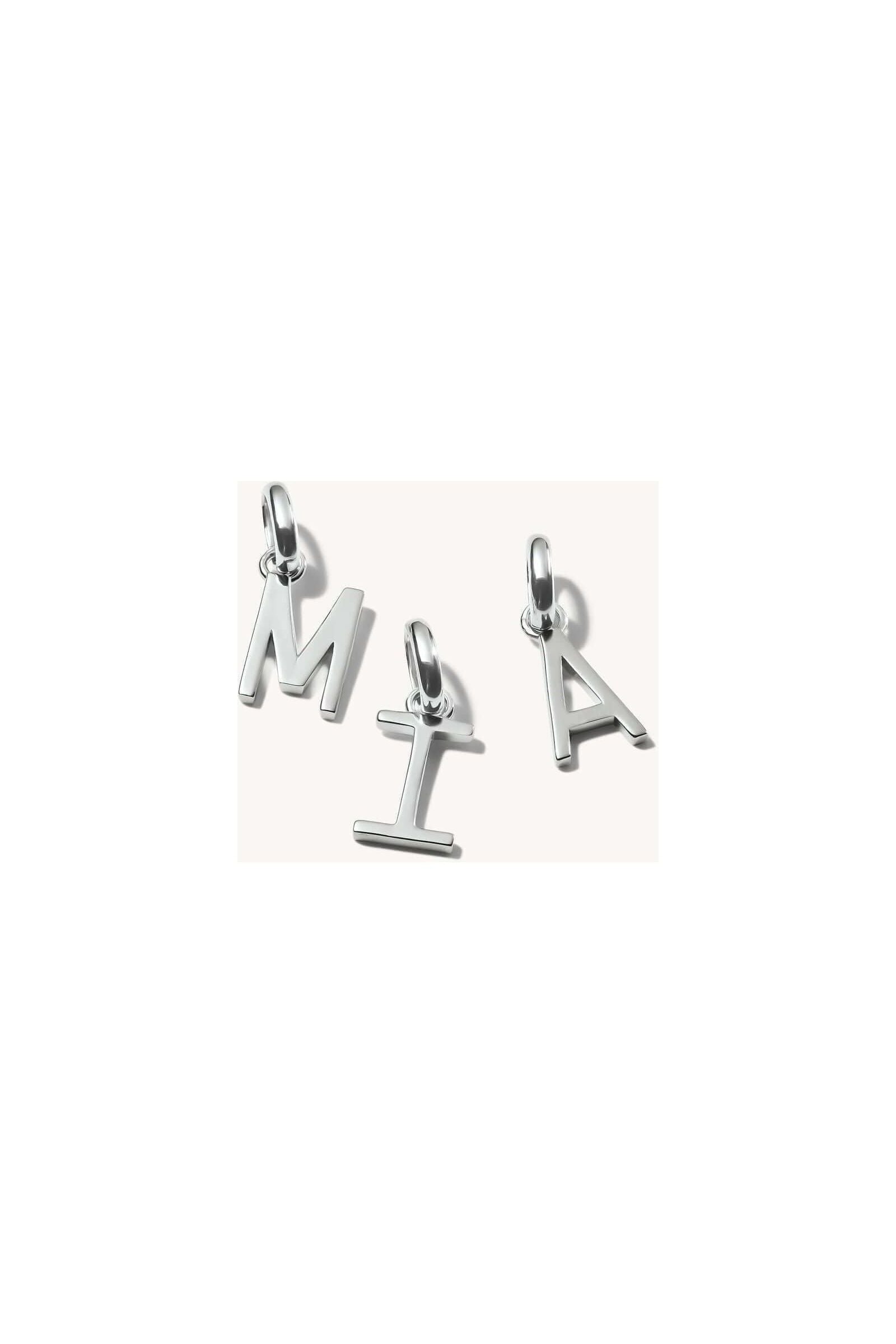 Pendentif charm en argent 925 représentant les lettres M, I, A, pour personnaliser vos bijoux.