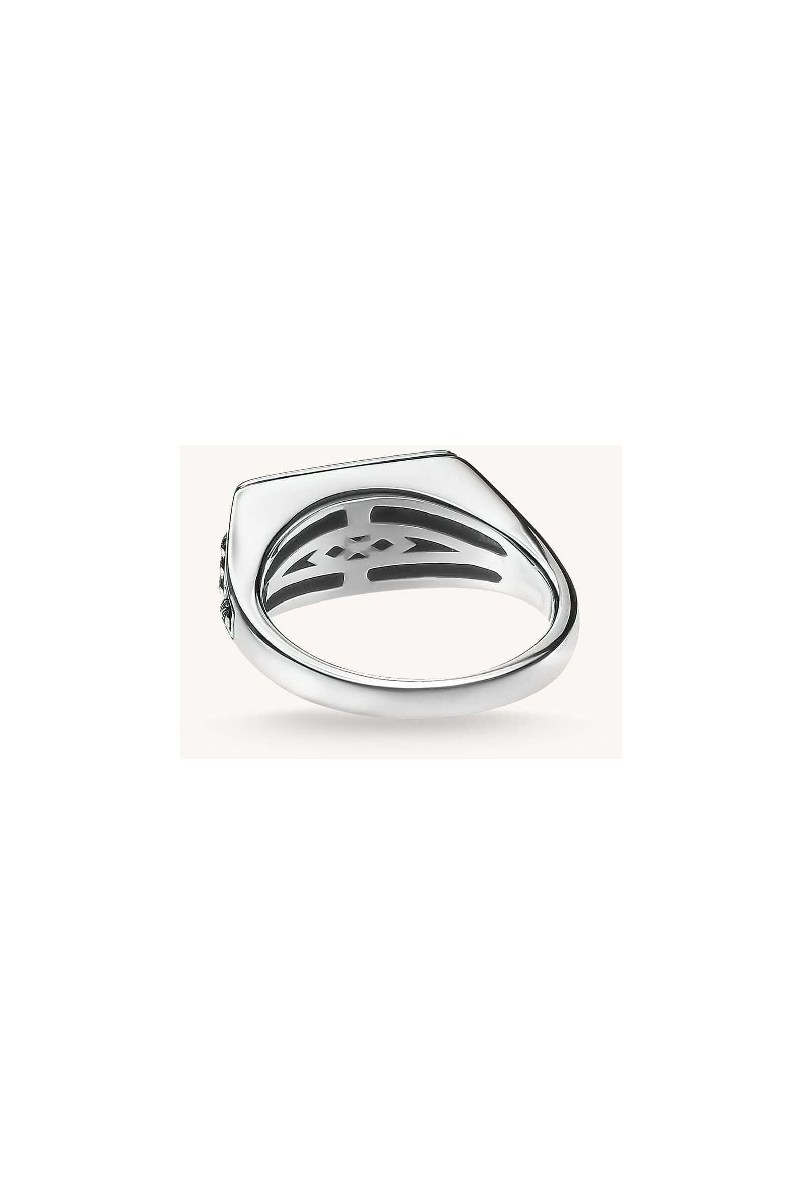 Bague collège ring en argent, design iconique avec gravure, inspirée des bagues universitaires américaines.