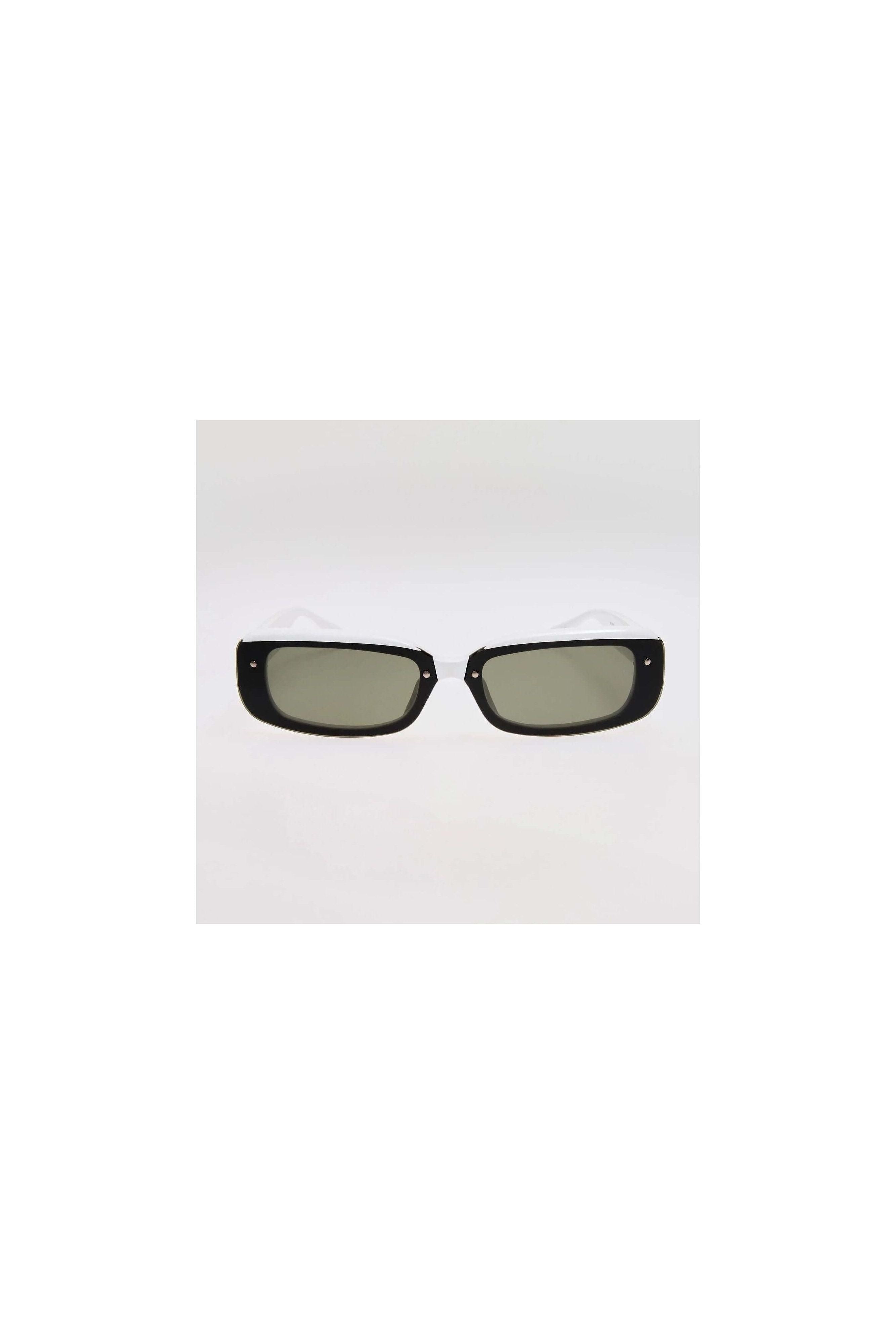 Lunettes de soleil Flick blanches avec verres gris, alliant élégance et protection UV à 100%.