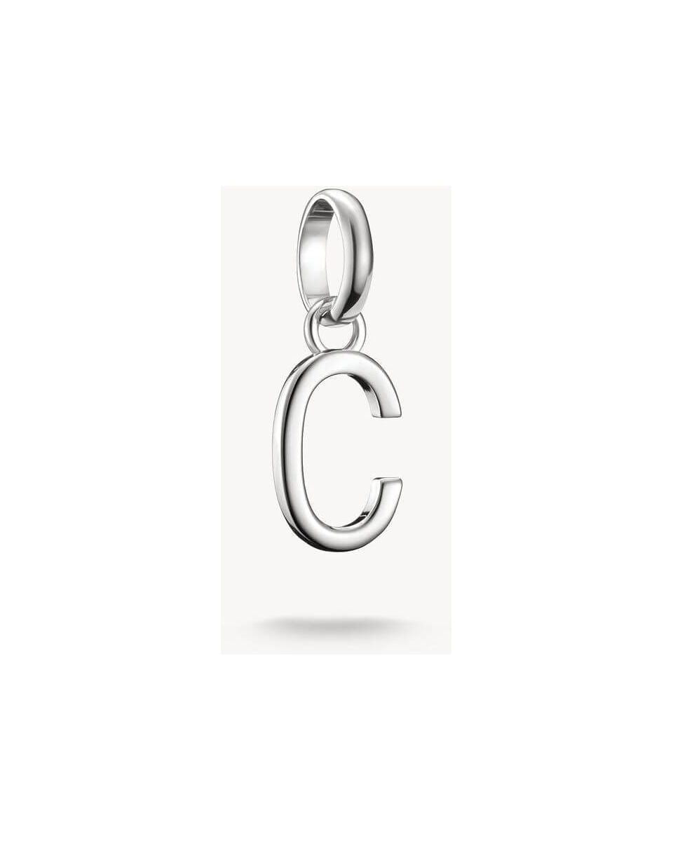 Pendentif charm lettre C en argent 925 recyclé, design rectiligne, parfait pour personnaliser vos bijoux.