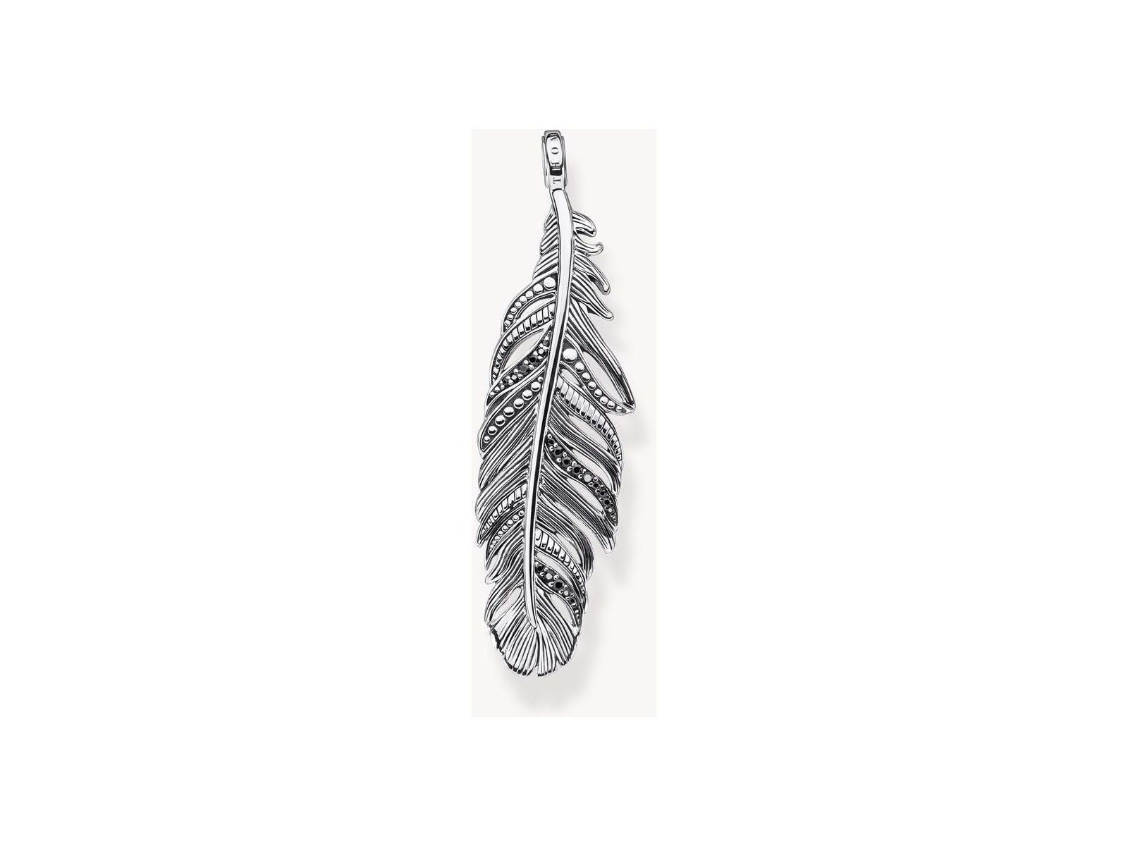 Pendentif plume en argent sterling noirci avec oxydes de zirconium noirs, élégant et polyvalent.