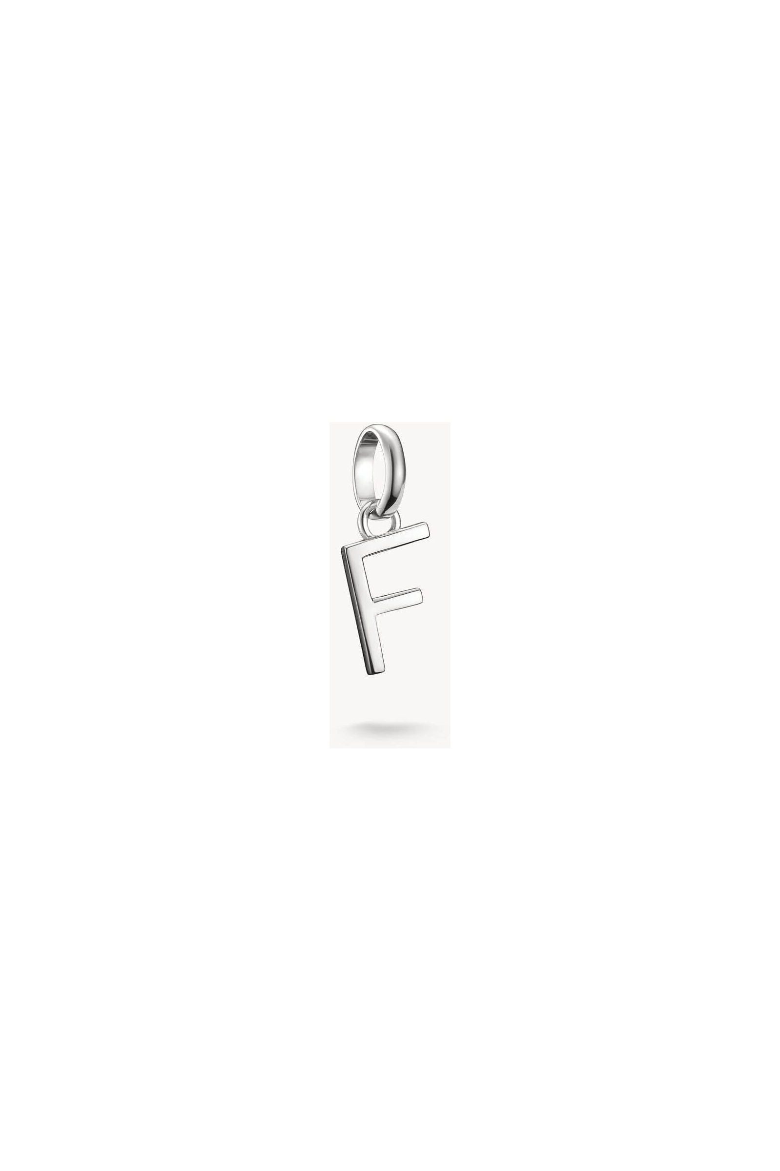 Pendentif charm lettre F en argent 925 recyclé, design rectiligne pour personnaliser vos bijoux.