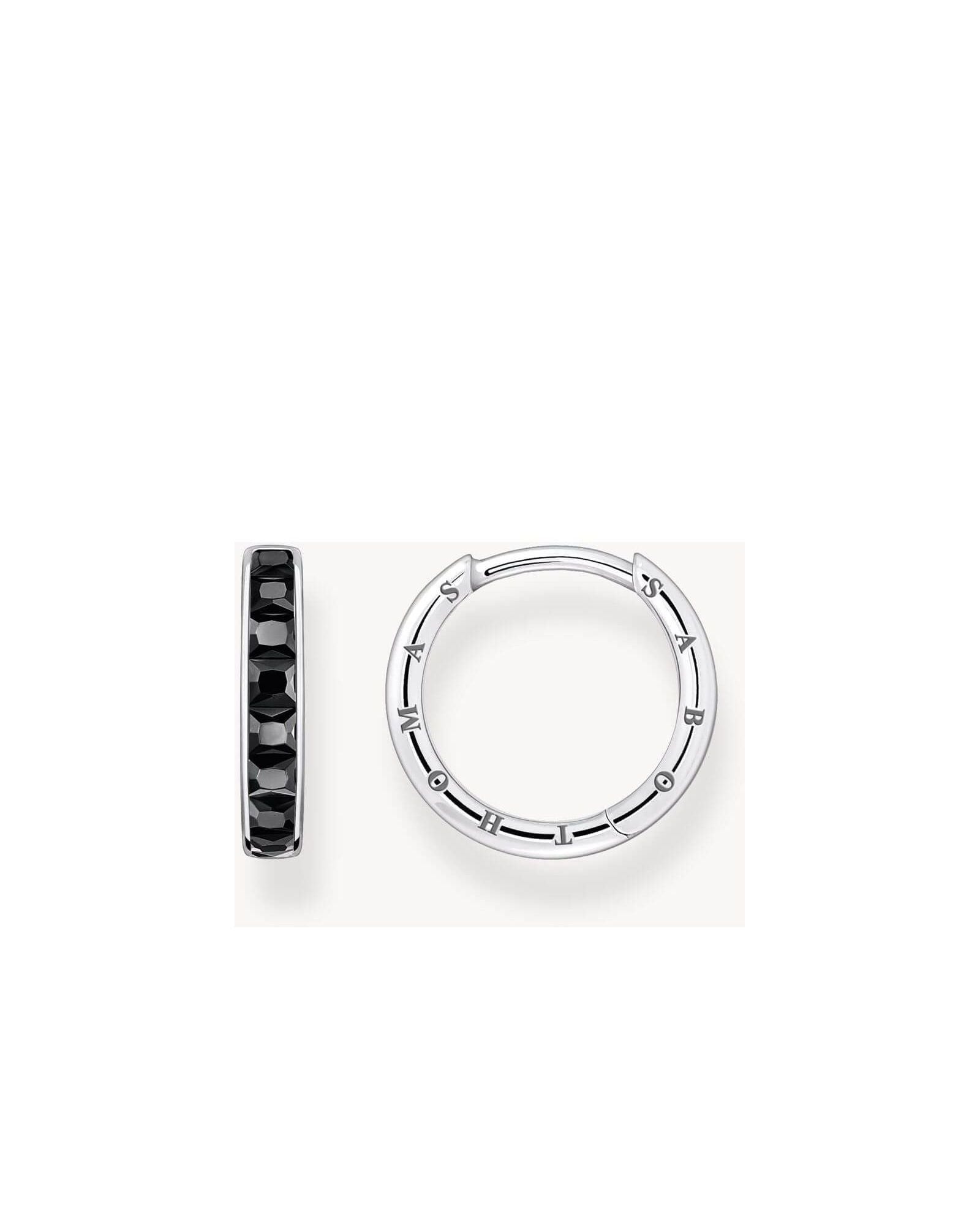 Créoles en argent sterling avec zircones noires taille princesse, design moderne et élégant.
