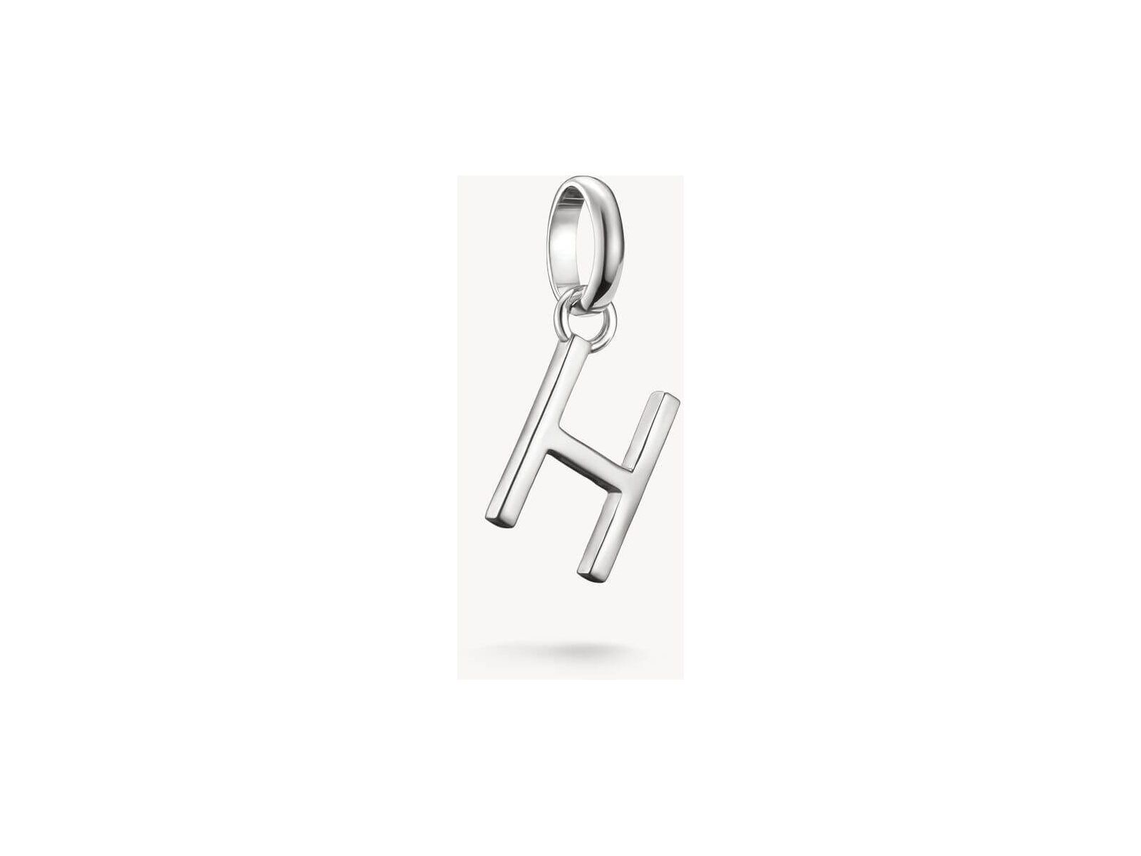 Pendentif charm lettre H en argent 925 recyclé, design rectiligne pour personnaliser vos bijoux.
