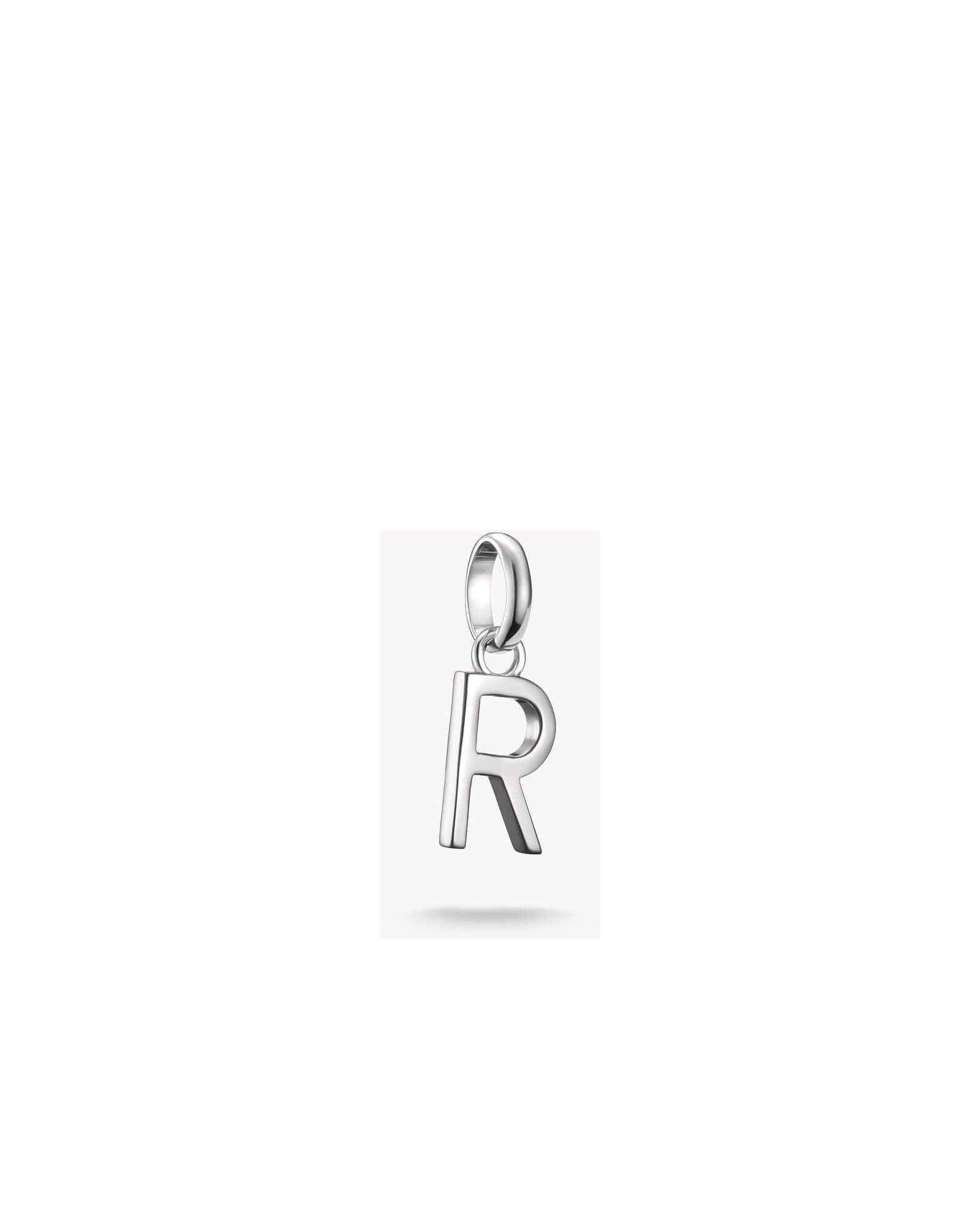 Pendentif charm lettre 'R' en argent 925 recyclé pour personnaliser vos bijoux et accessoires.
