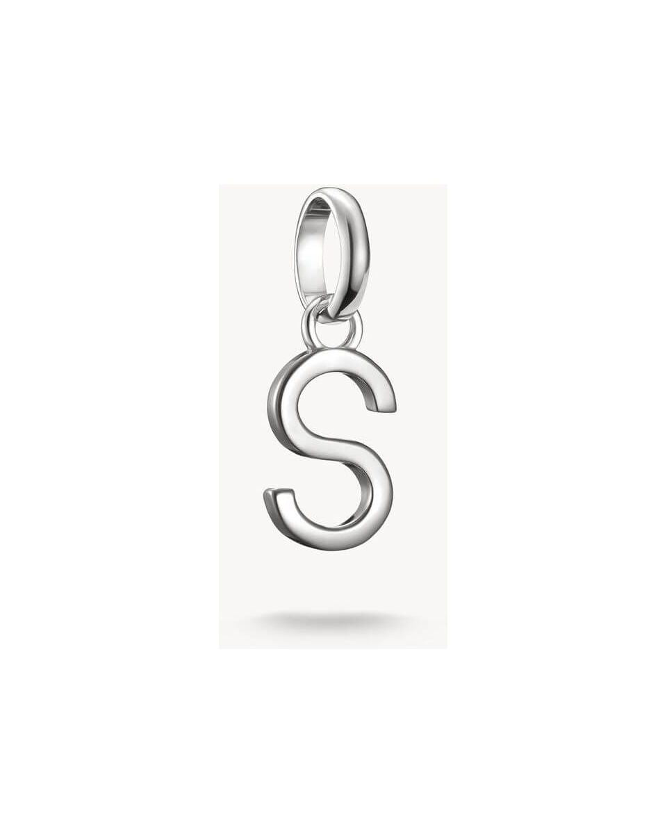 Pendentif charm lettre S en argent 925 recyclé, parfait pour personnaliser vos bijoux avec une touche unique.