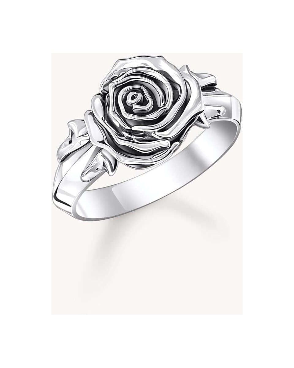 Bague Midnight Rose en argent recyclé, design en rose et feuilles délicates, style naturel.