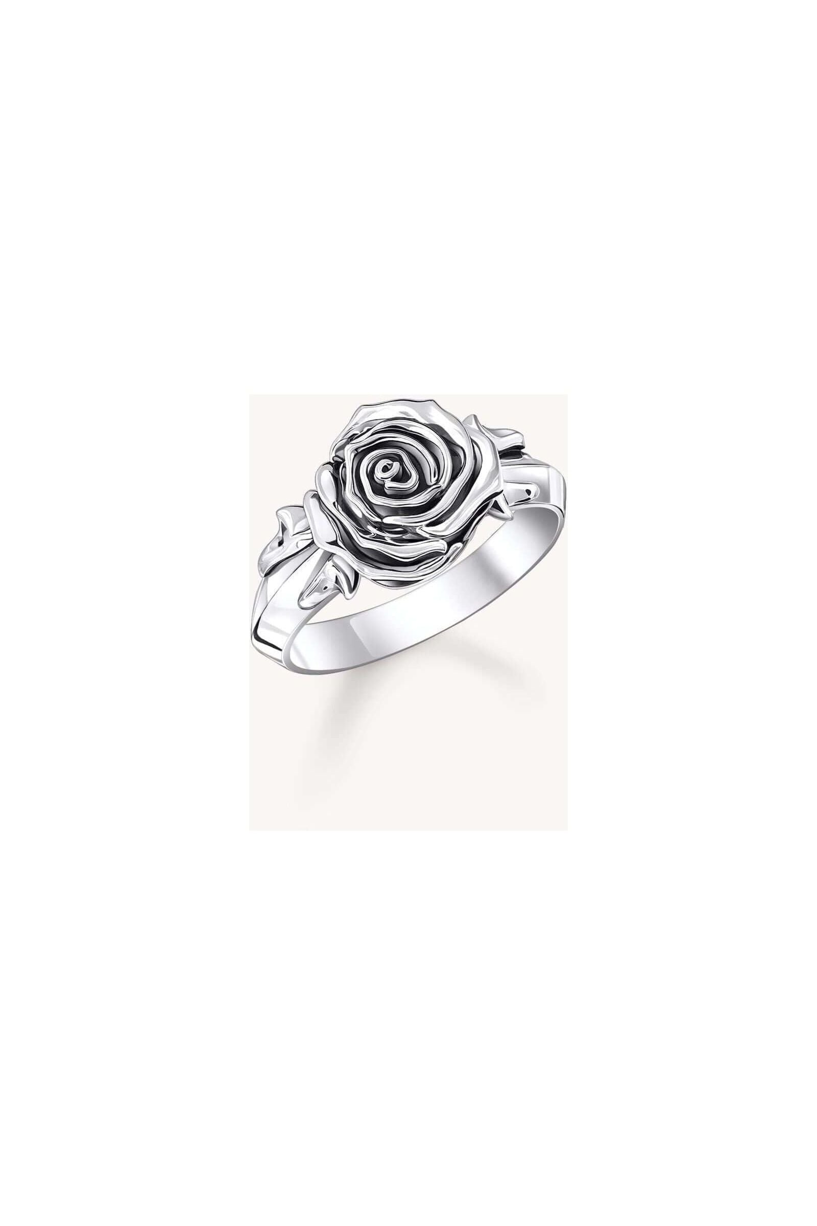 Bague Midnight Rose en argent recyclé, design en rose et feuilles délicates, style naturel.