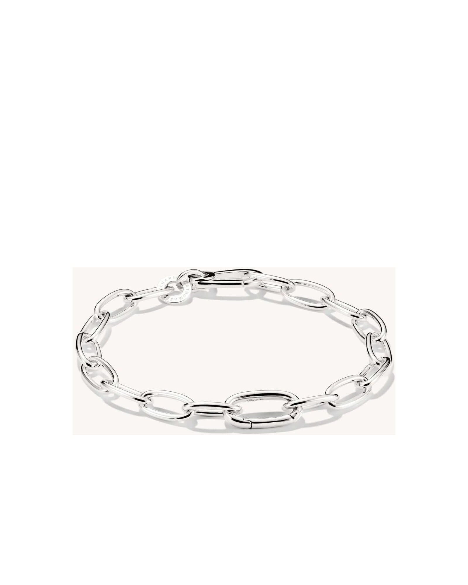 Bracelet charm en argent 925 recyclé avec maillons ovales pour charms personnalisés.