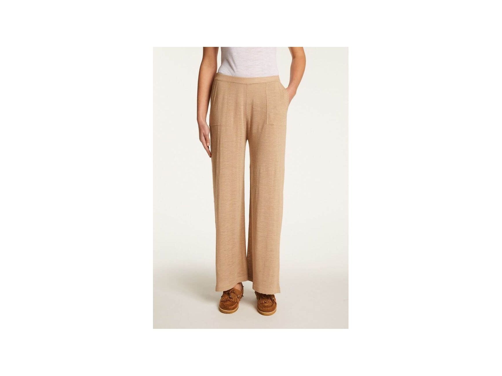 Pantalon Debora en lin flammé beiges, élégant et confortable, idéal pour les journées chaudes, coupe soignée.