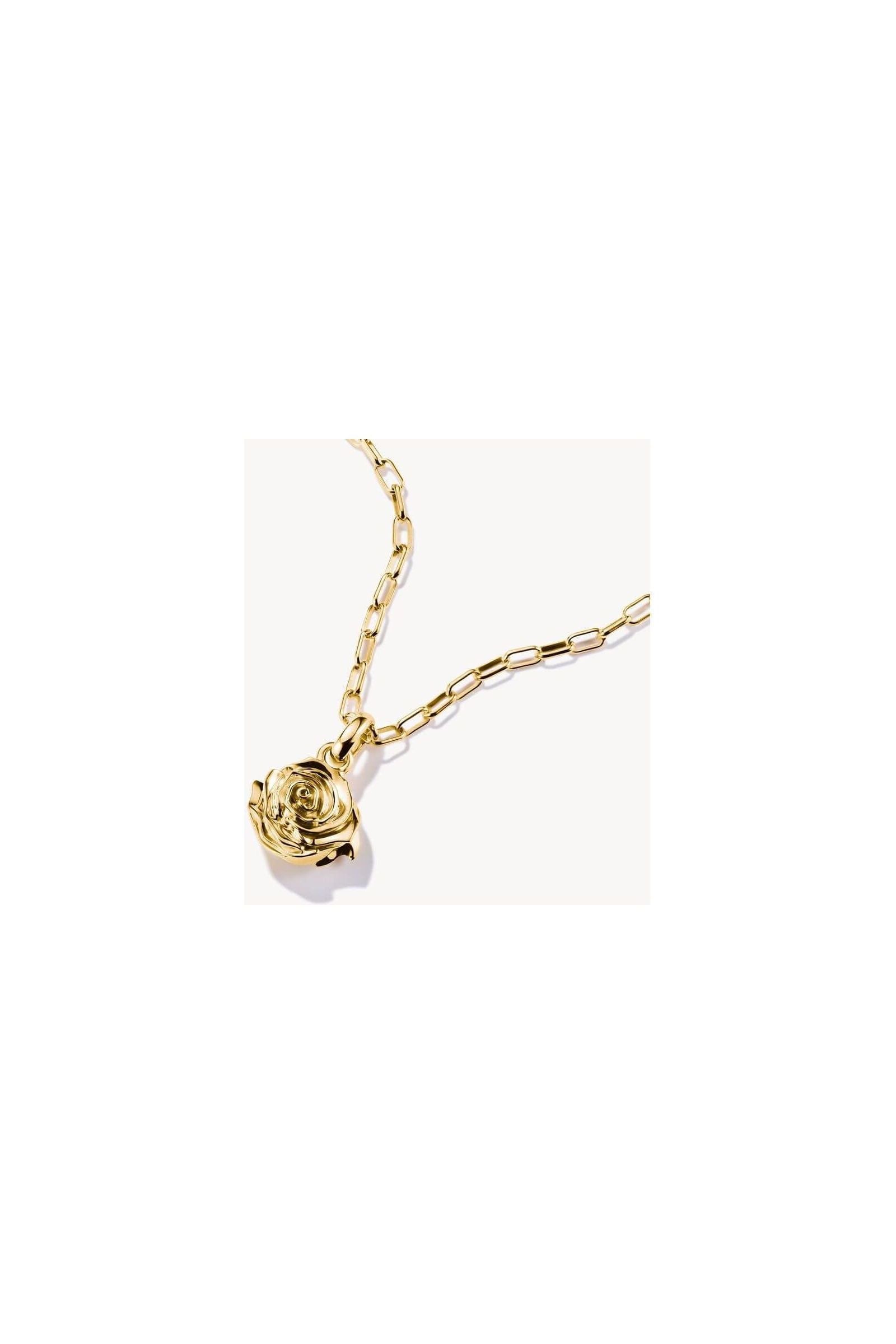 Pendentif charm fleur de rose plaqué or, élégant et réaliste, sur chaîne en or.