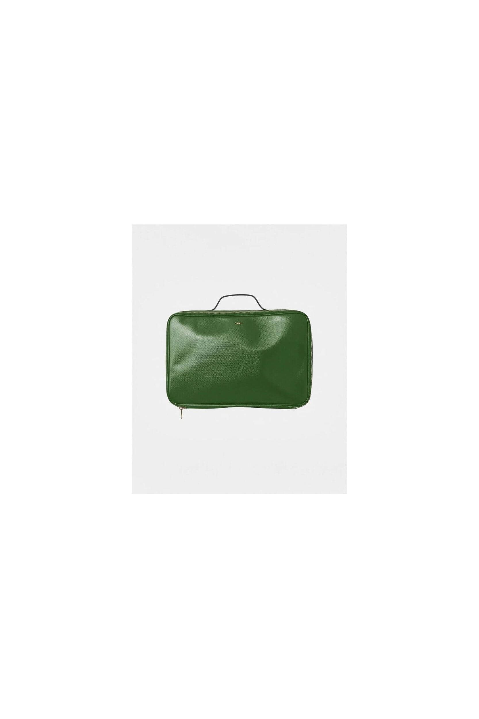 La Maxi Pochette Claude: Green waterproof PVC laptop pouch with gold zipper and minimalist design.