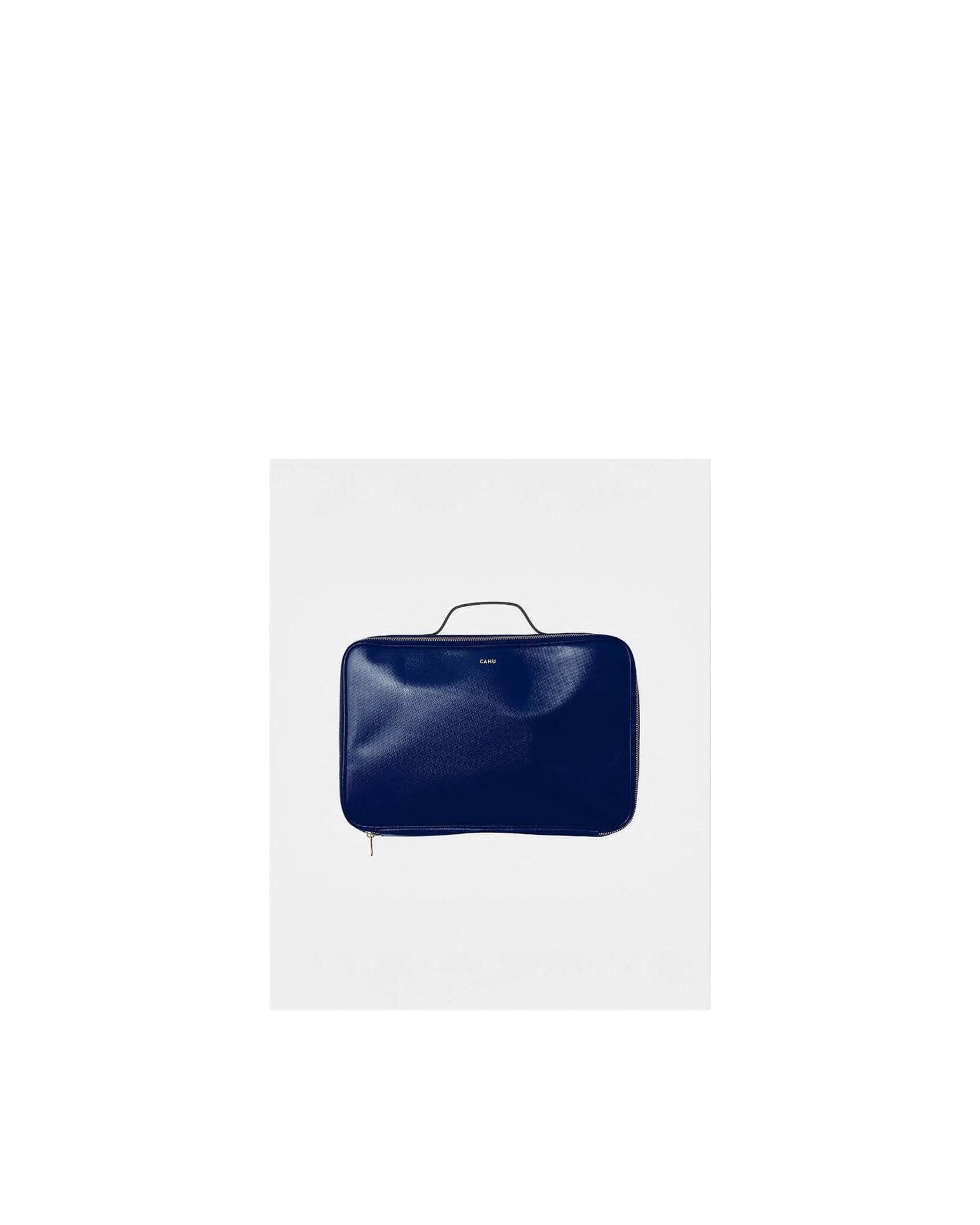 La Maxi Pochette Claude in navy blue, durable PVC outer, perfect for 13-inch laptops with gold zipper.