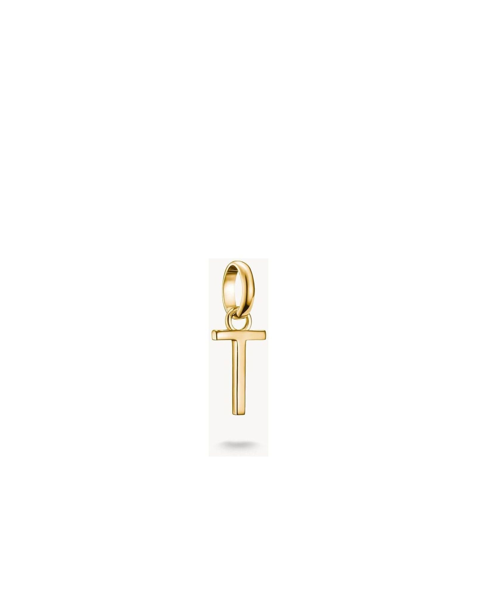Pendentif charm lettre T en plaqué or 18k, design élégant et moderne, parfait pour des bijoux personnalisés.