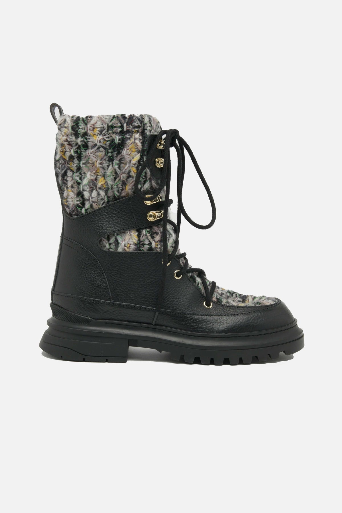 bottines de randonnée TONI en veau noires avec lacets et design sophistiqué pour style et fonctionnalité.