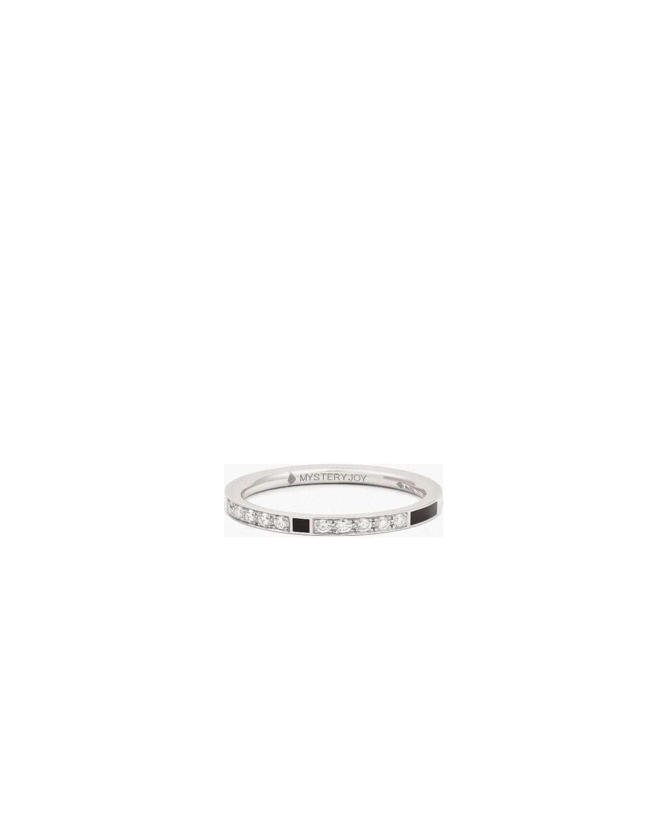 Alliance Mirage en or blanc 18 carats avec diamants D-F, bijou talisman de la maison Mysteryjoy.
