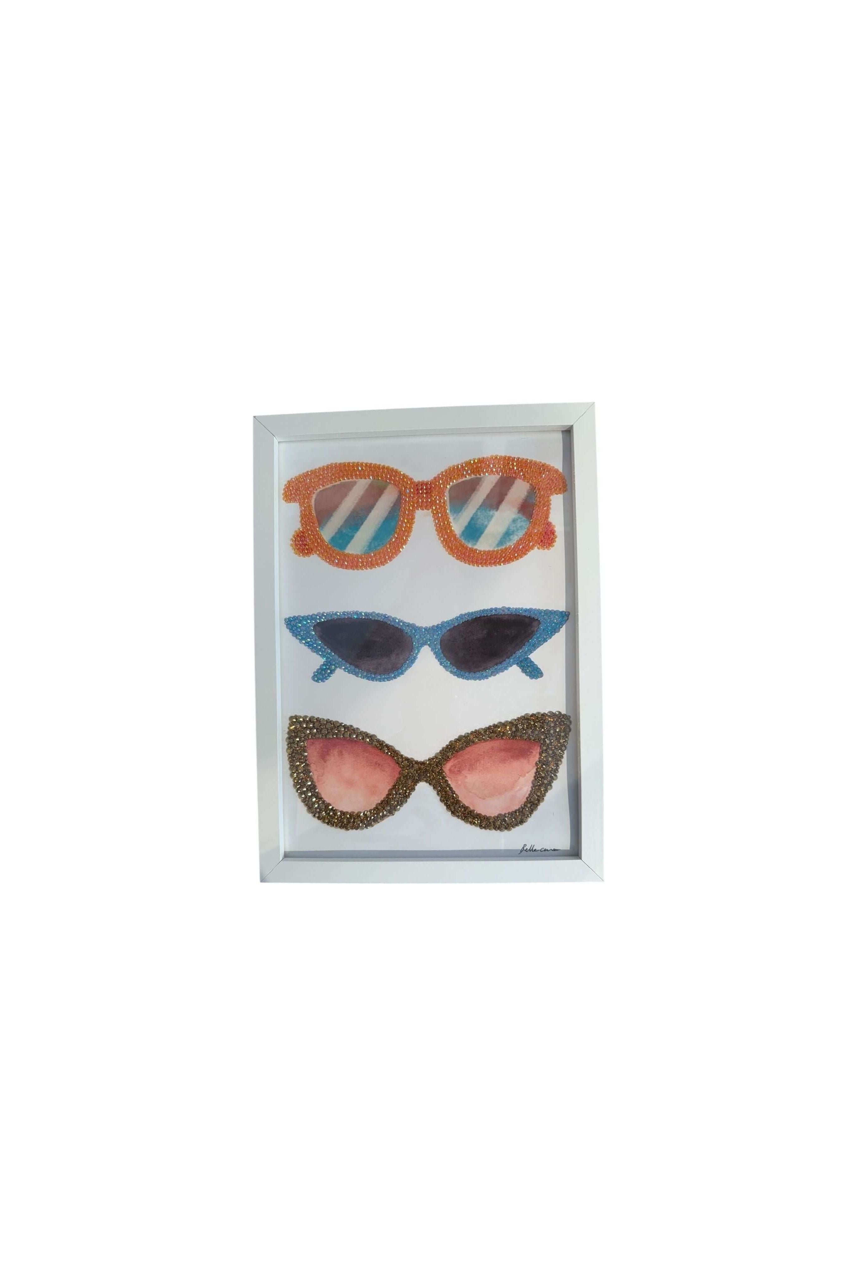 Encadrée 21x30 cm avec affiches de lunettes colorées ornées de cristaux brillants, ajoutant élégance à votre décoration.