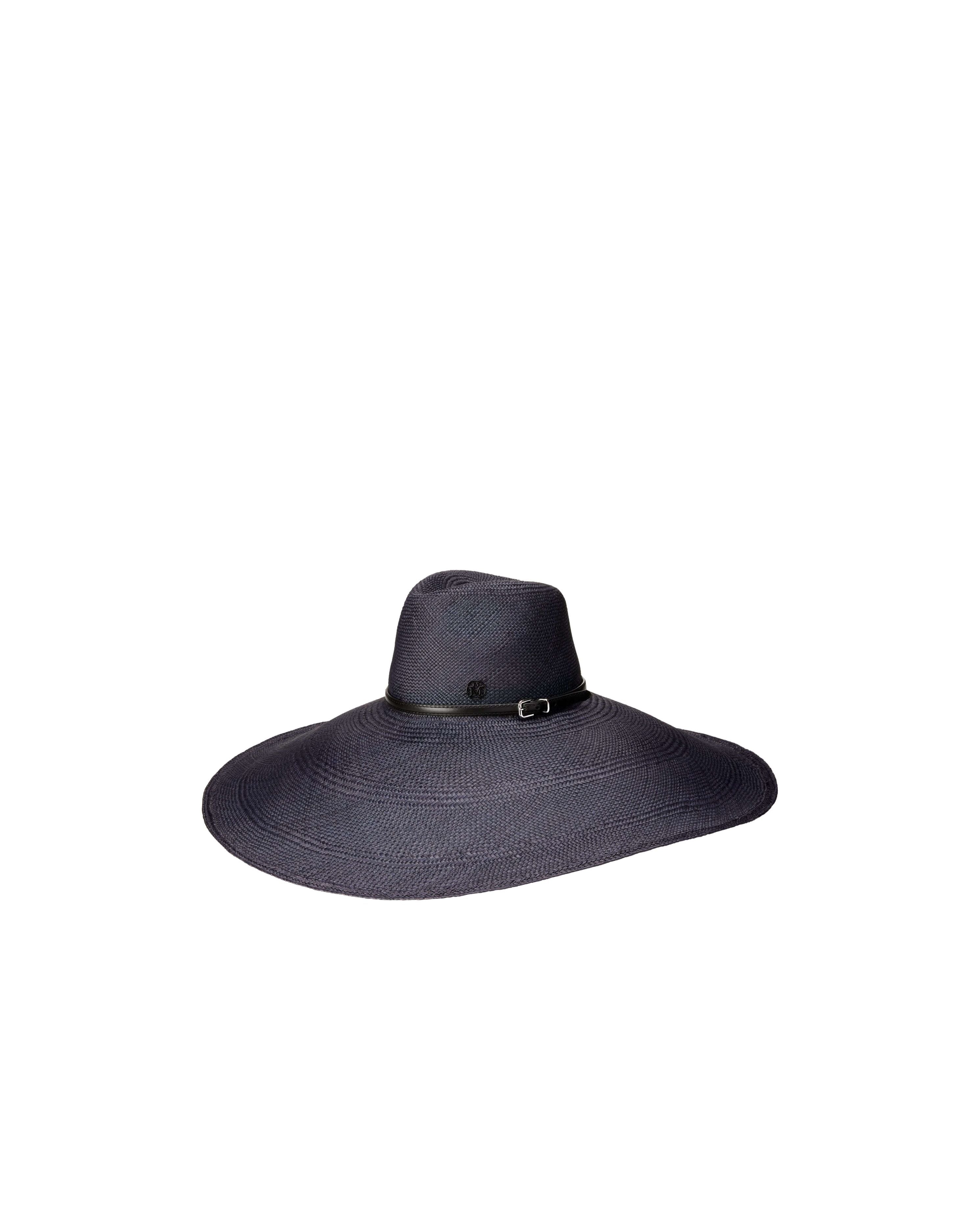 Wanda Glamourous XXL Black Straw