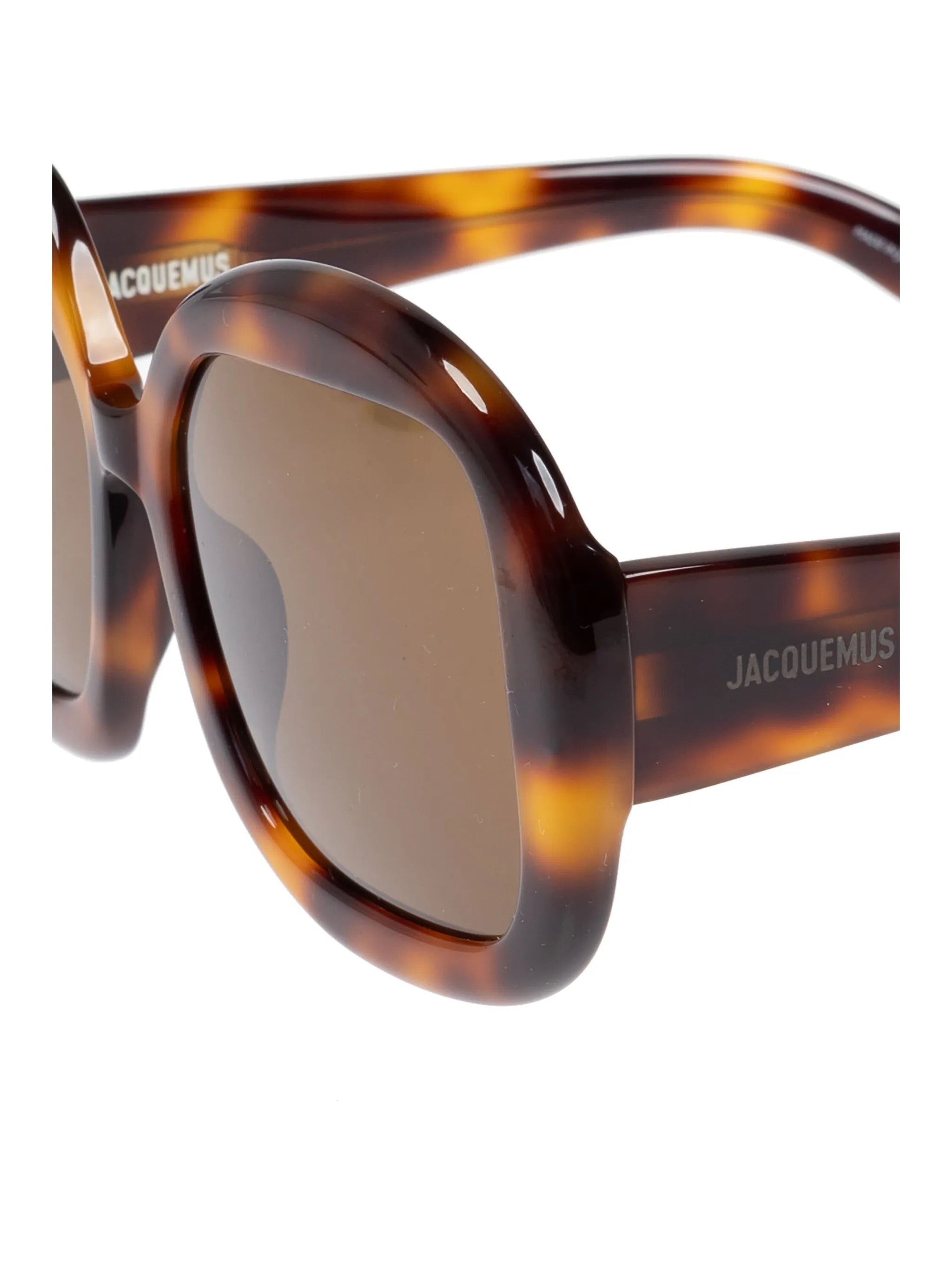 JACQUEMUS : Lunettes de Soleil Minimalistes et Chic