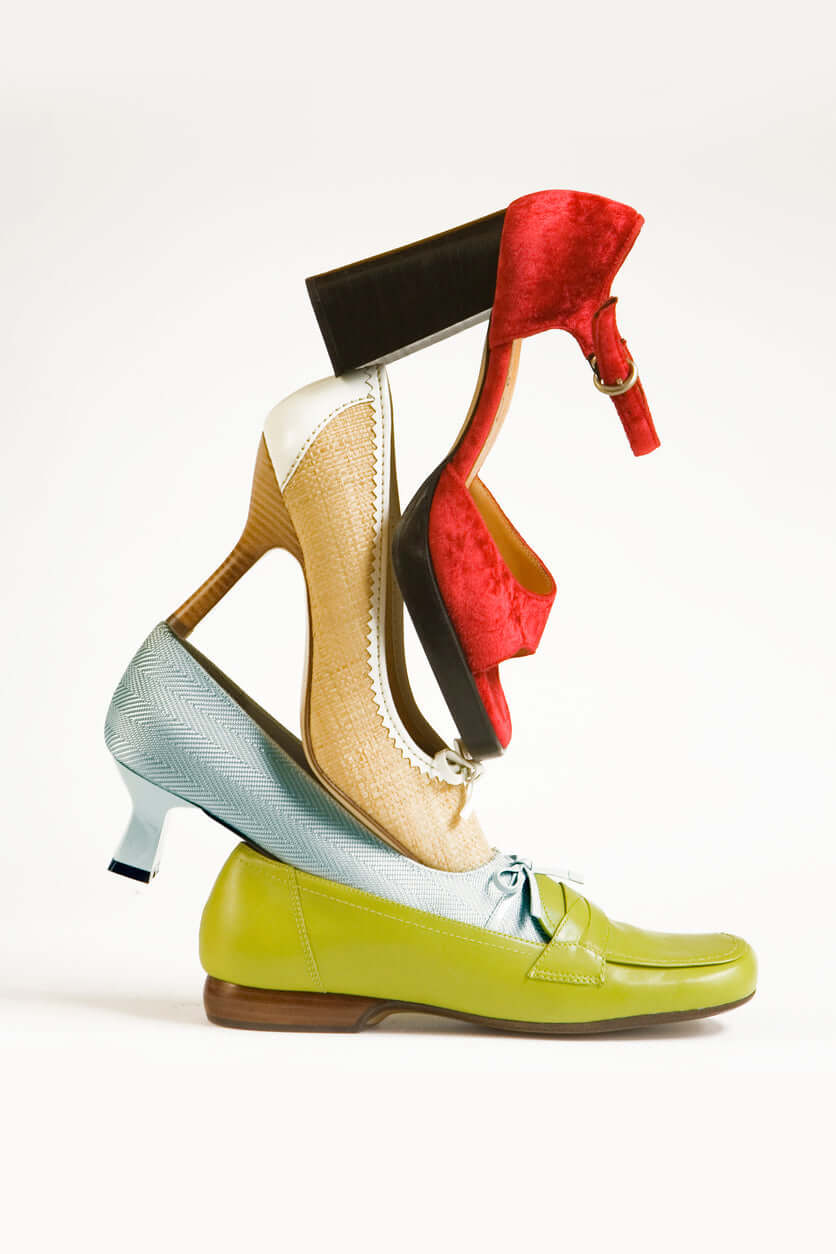 Chaussures de ville femme chez LUXTORE : derbies, mocassins et babies élégants. Cuirs haut de gamme et confort raffiné pour une allure urbaine et féminine.