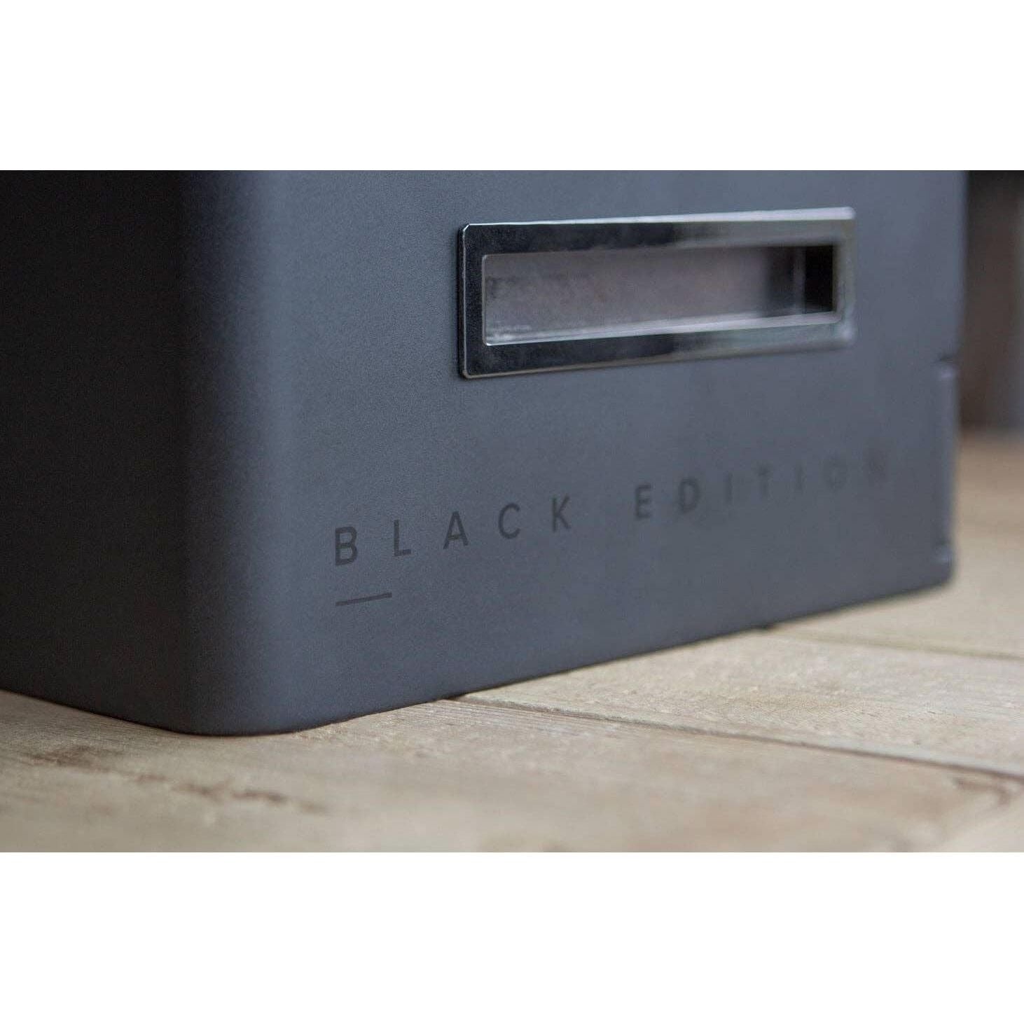 Humidor Militaire Black Edition featuring a matte black finish and modern stencil design.
