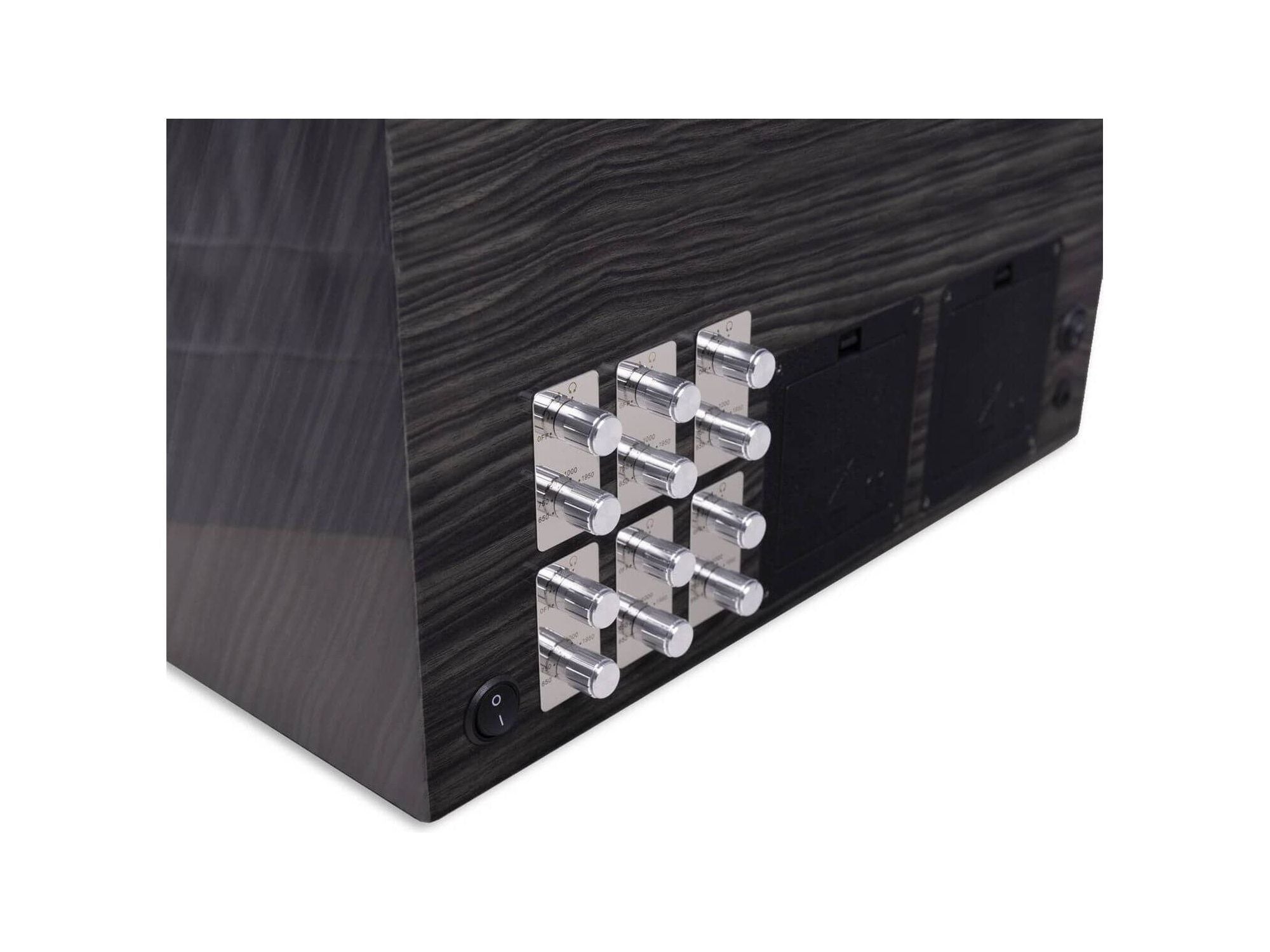 Vue détaillée du Remontoir de Montres Cosmo Twelve, mettant en avant ses touches élégantes et son design en bois poli.