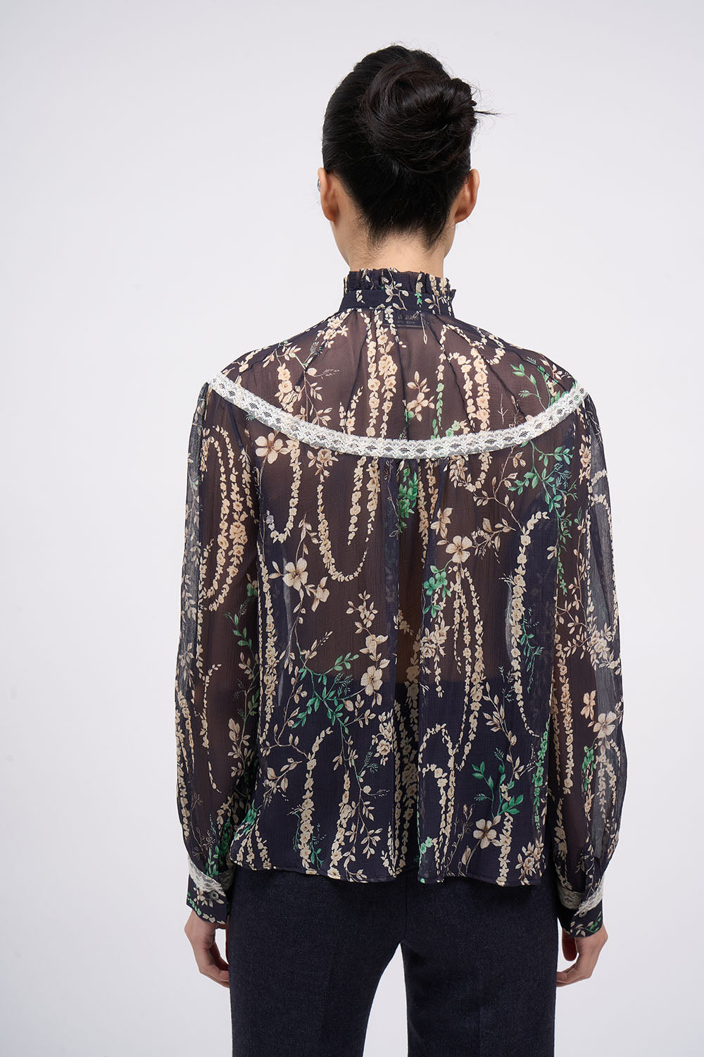BLOUSE