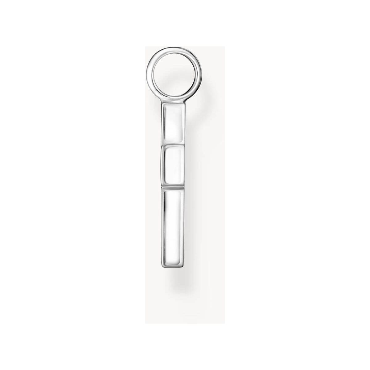 Pendentif croix en argent 925 recyclé, design classique et minimaliste, bijou élégant et significatif.