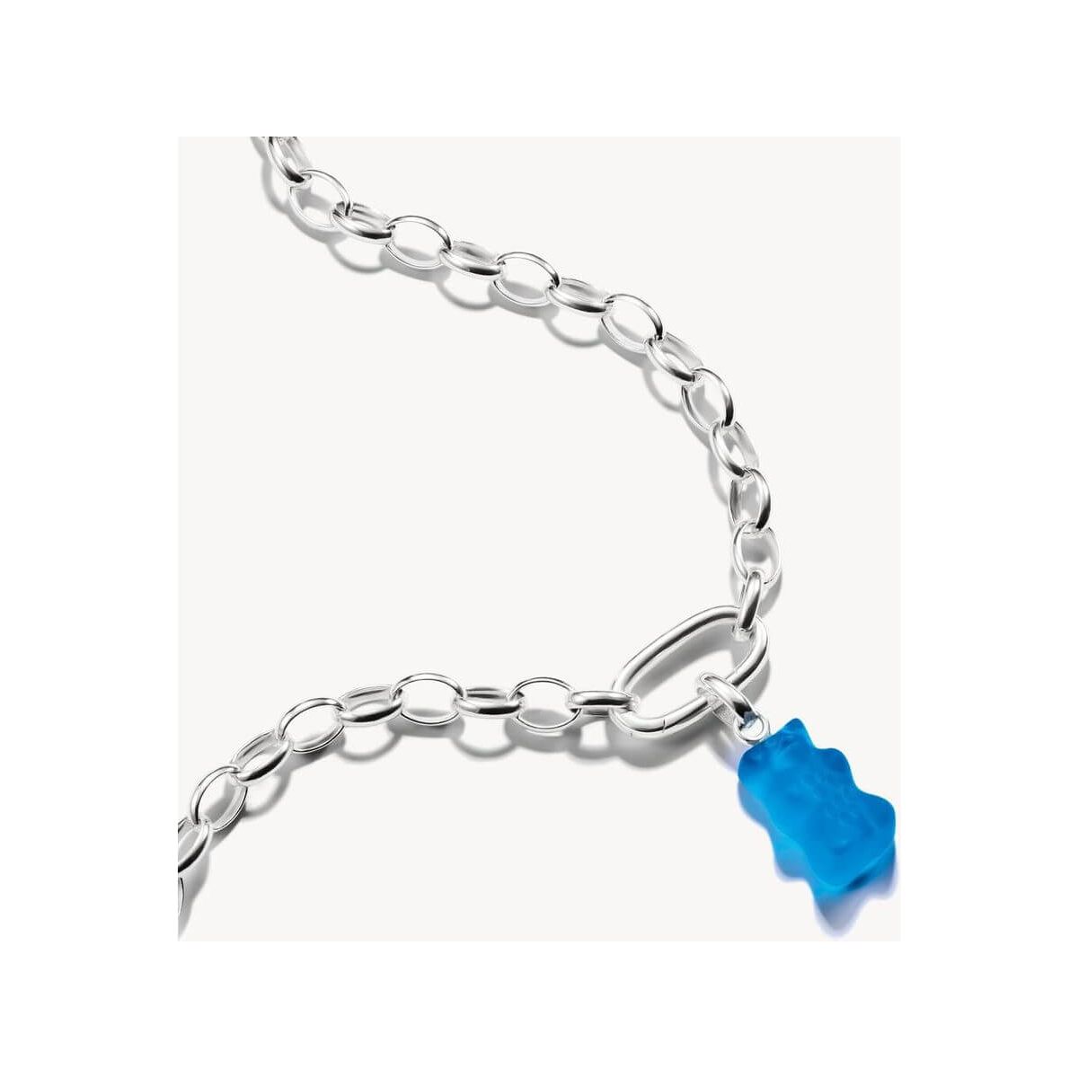 Pendentif charm Ours d'Or en cristal bleu sur chaîne en argent recyclé, élégant et joyeux.