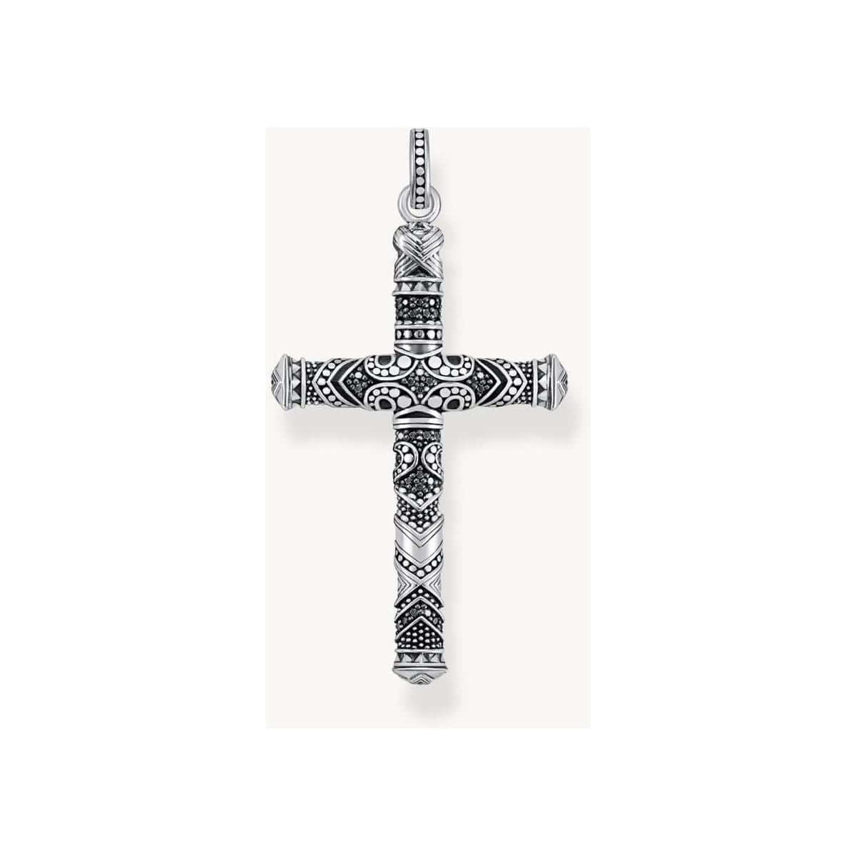 Pendentif croix maori petite en argent avec motifs ethniques, élégant et chargé de sens.
