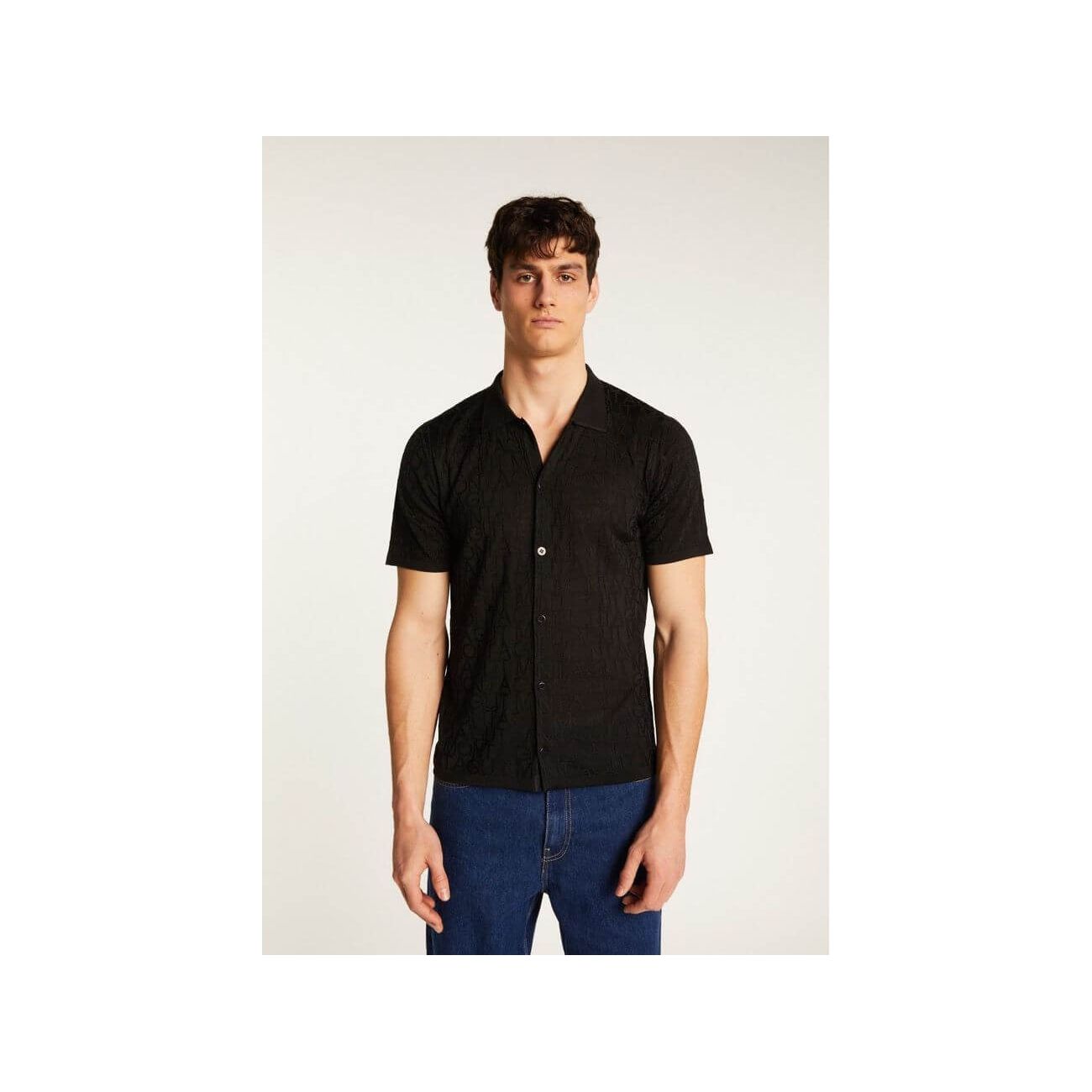 Chemise Matthew pour homme en polyamide, légère et moderne, parfaite pour un look élégant.