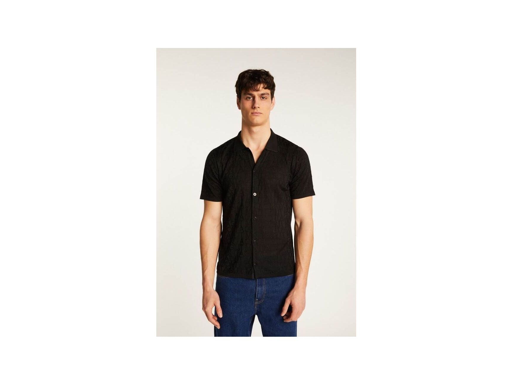 Chemise Matthew pour homme en polyamide, légère et moderne, parfaite pour un look élégant.