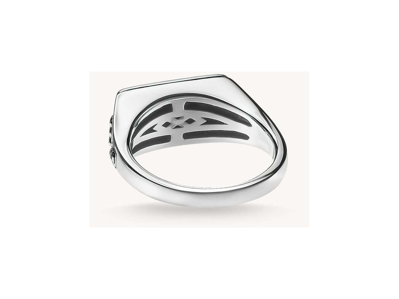 Bague collège ring en argent, design iconique avec gravure, inspirée des bagues universitaires américaines.