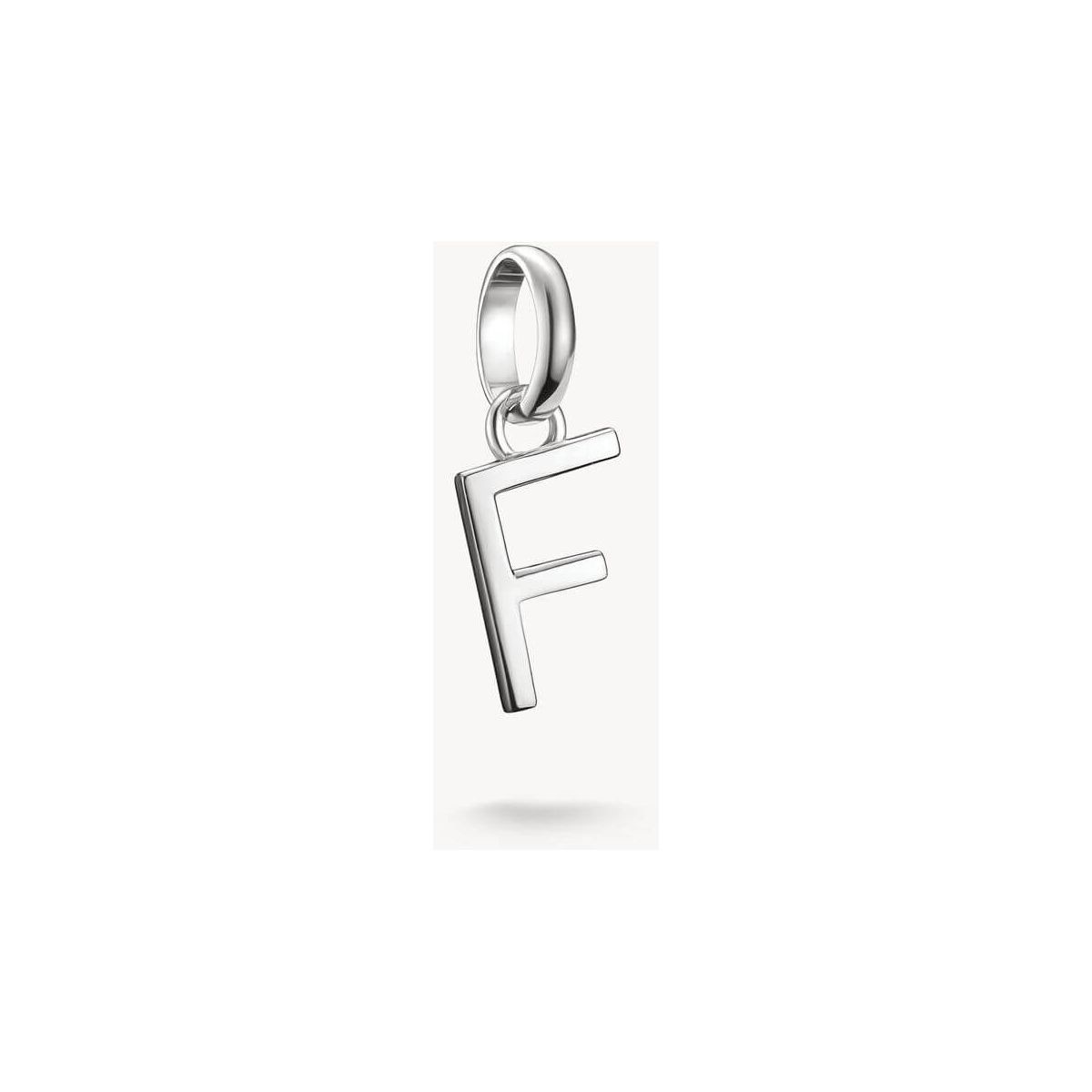 Pendentif charm lettre F en argent 925 recyclé, design rectiligne pour personnaliser vos bijoux.