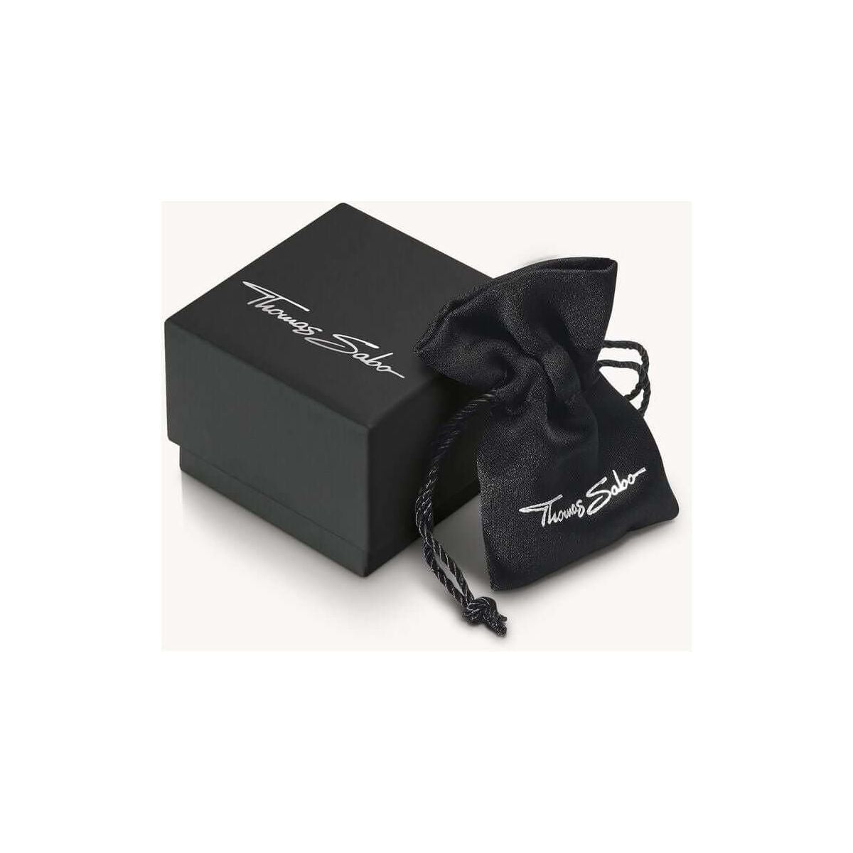 THOMAS SABO elegant black packaging with logo, ideal for gifting jewelry like CHAÎNE DE CHEVILLE DOTS.