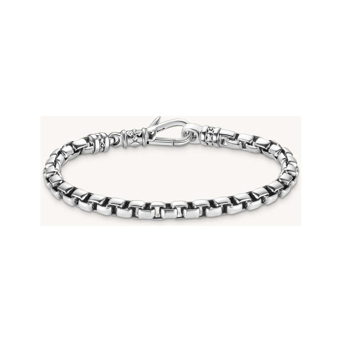 Bracelet Box Chain Argent en argent recyclé avec grand mousqueton, design élégant et engagé pour un look sophistiqué.