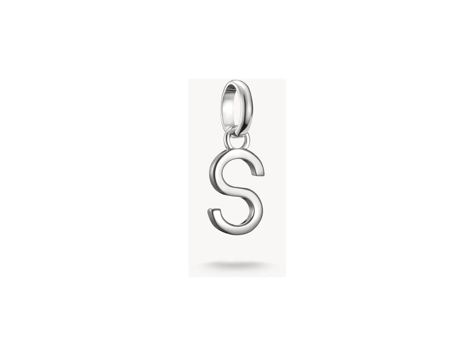 Pendentif charm lettre S en argent 925 recyclé, parfait pour personnaliser vos bijoux avec une touche unique.