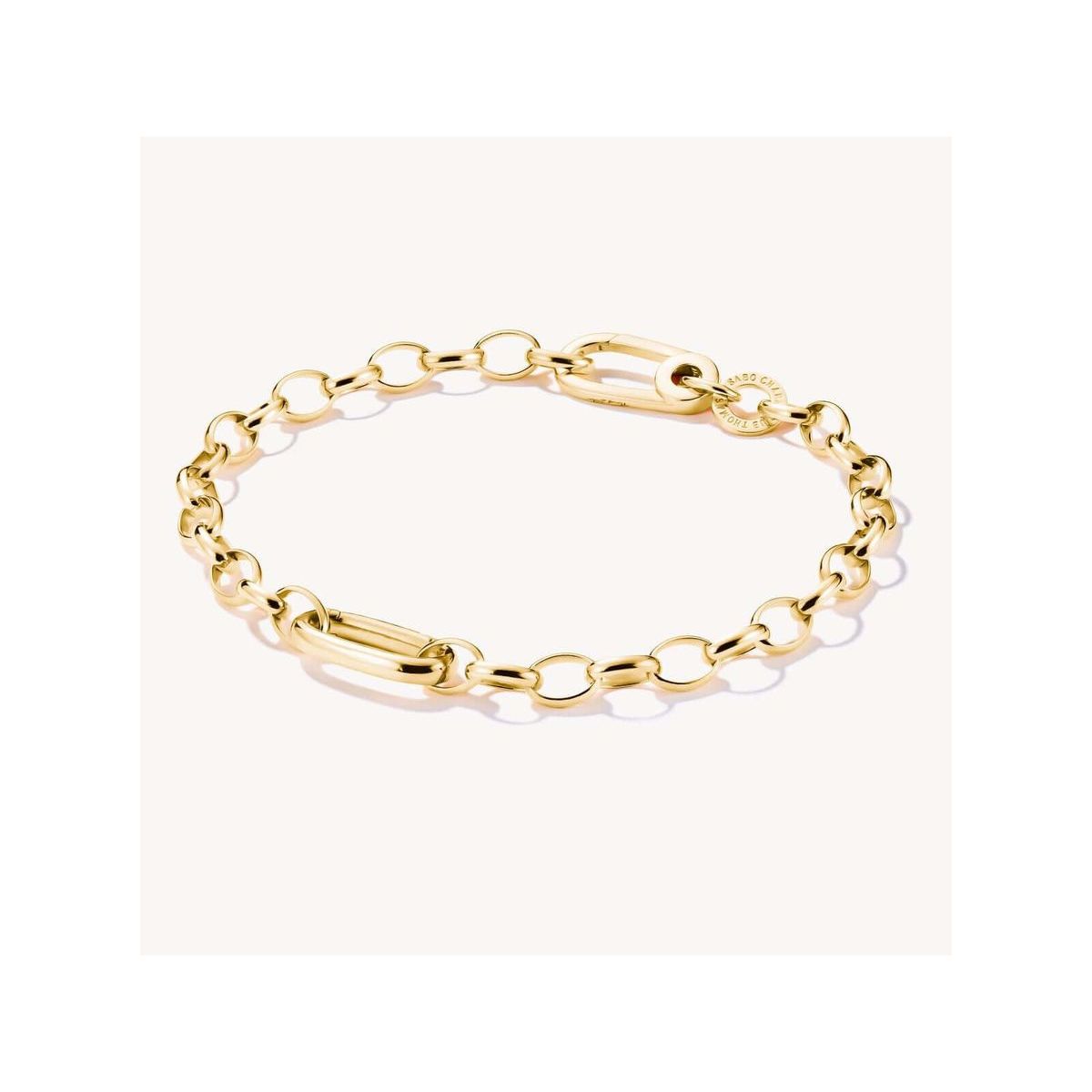 Bracelet charm en argent recyclé, plaqué or 18 carats, design maillons pour charms, avec fermoir mousqueton.